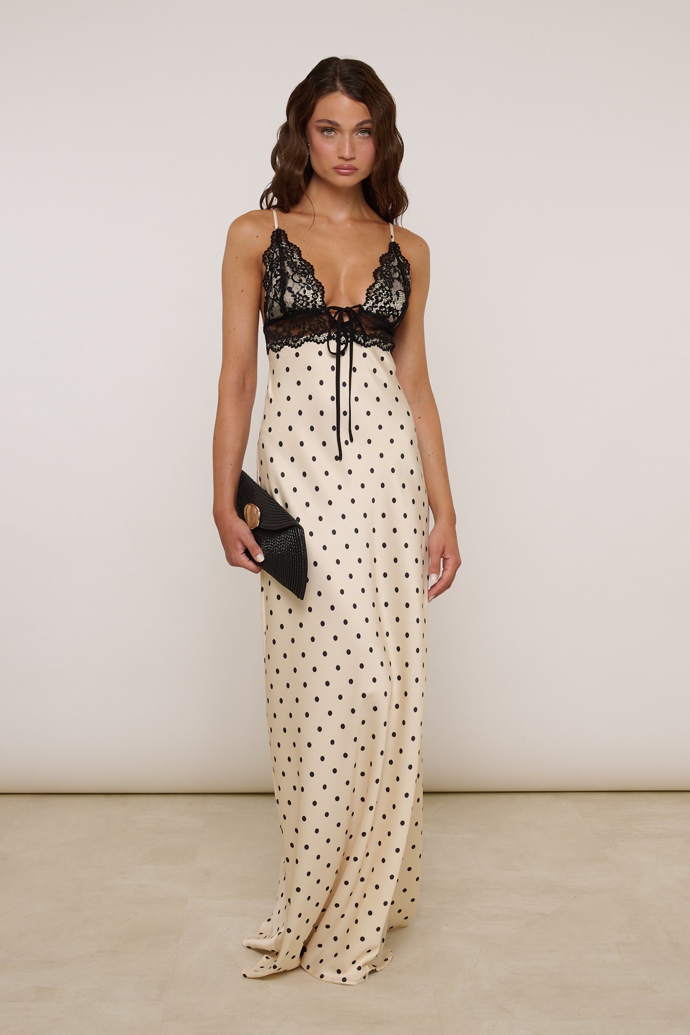 Abito ‘POIS’ in pizzo Panna
