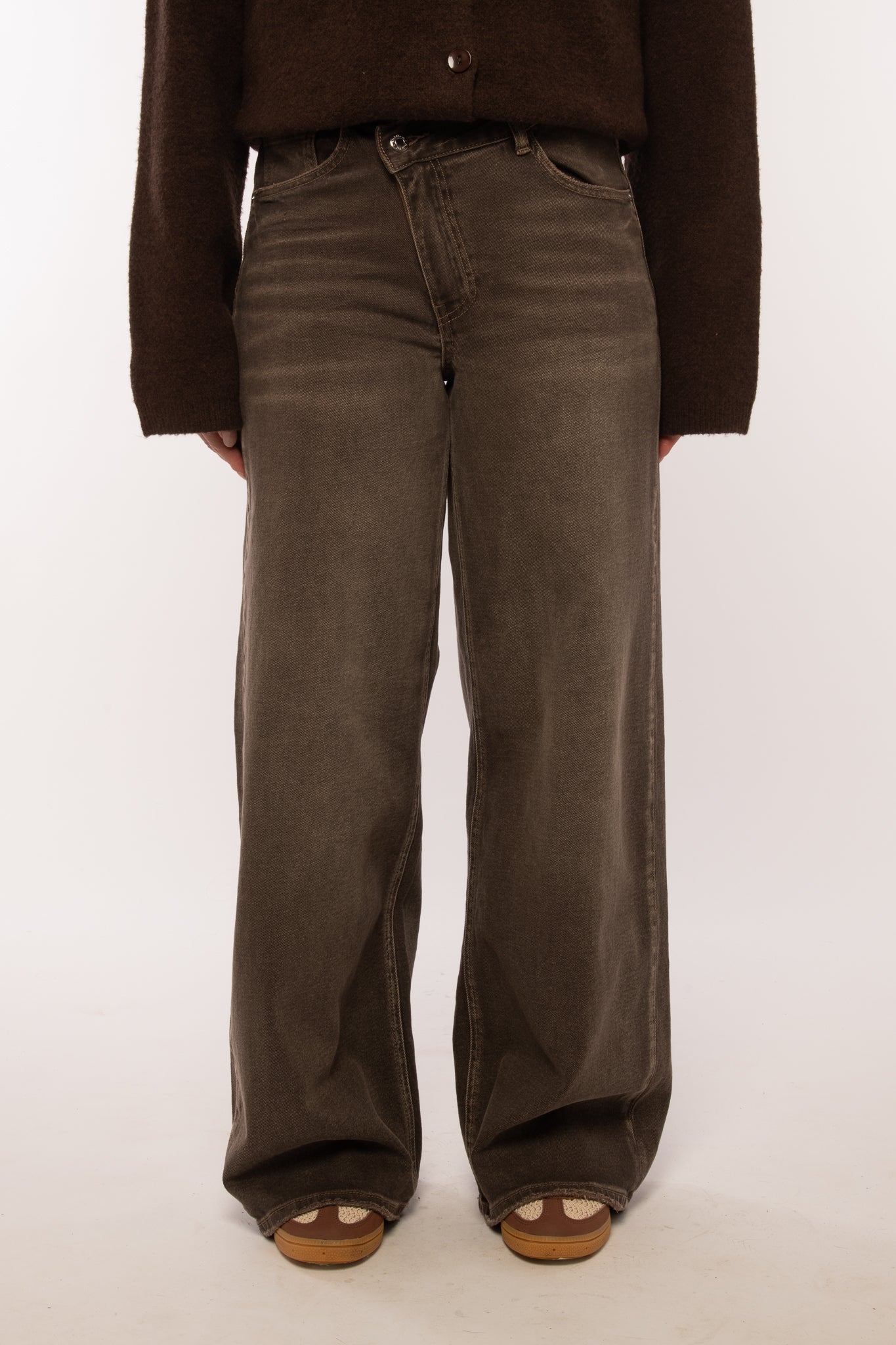 Jeans ‘BOTTONE ASIMMETRICO’ Cacao