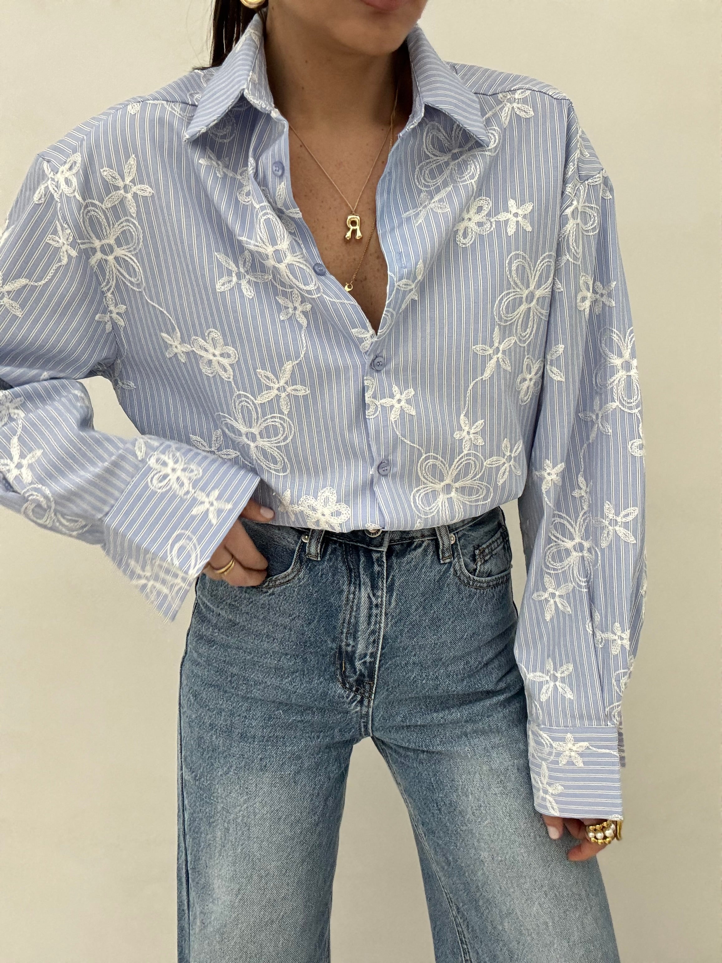 Camicia ‘35% COTONE FIORI RICAMATI’ Azzurra