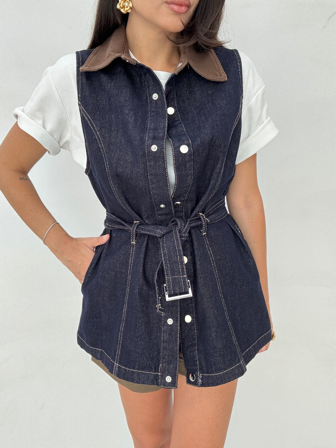 Gilet ‘IN DENIM’ con colletto in camoscio Cacao