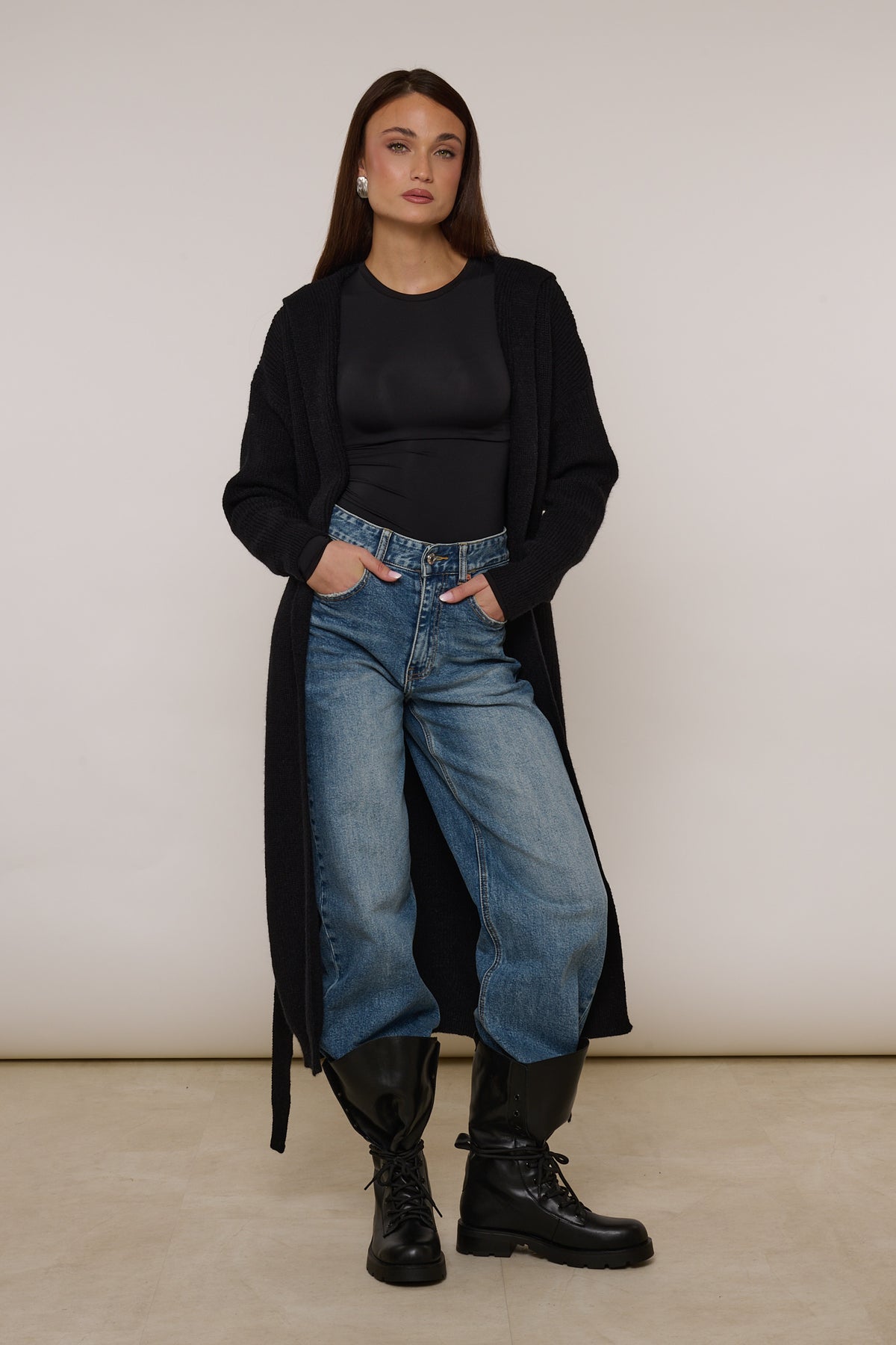 Cardigan ‘LUNGO’ con cappuccio e cintura Nero