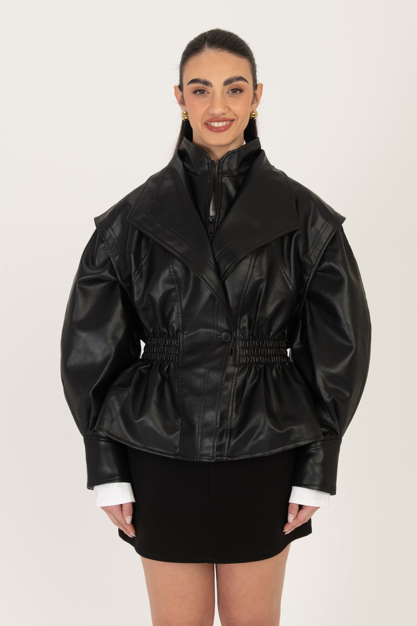 Giacca ‘AVVITATA COLLO ALTO’ in eco-pelle Nera