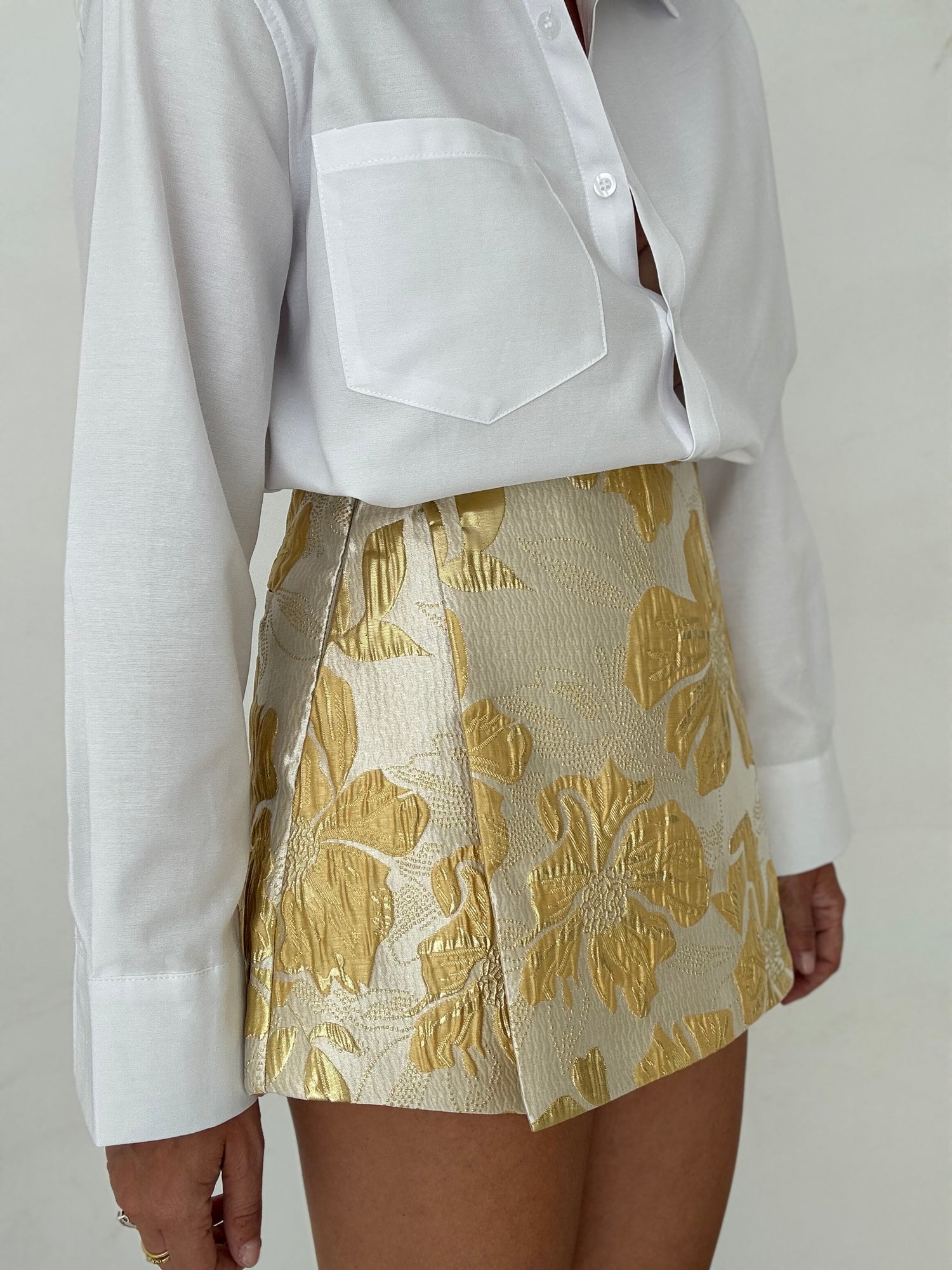Gonna/Pantaloncino ‘FIORI LAMINATI’ Beige