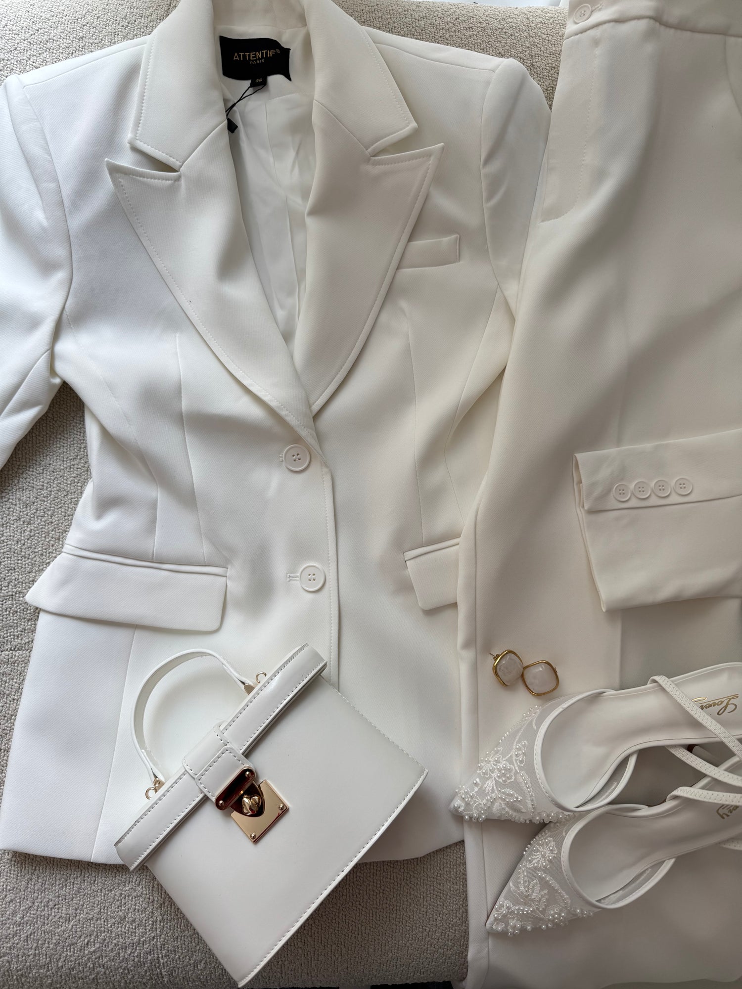 Décolleté ‘RICAMI E PERLINE’ Bianco