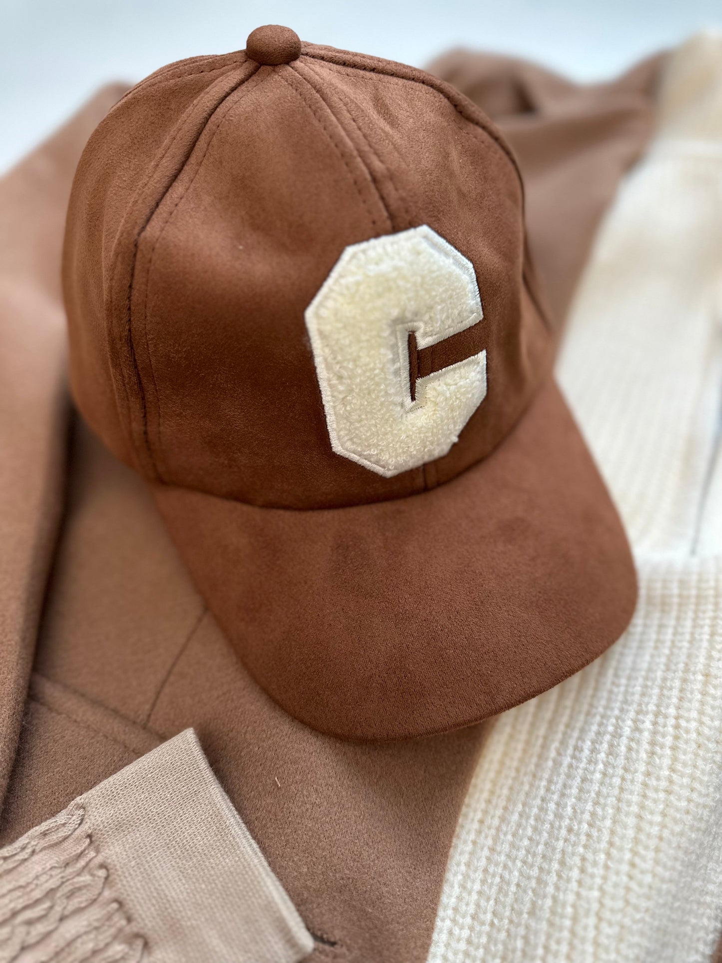 Cappello ‘C’ Camel