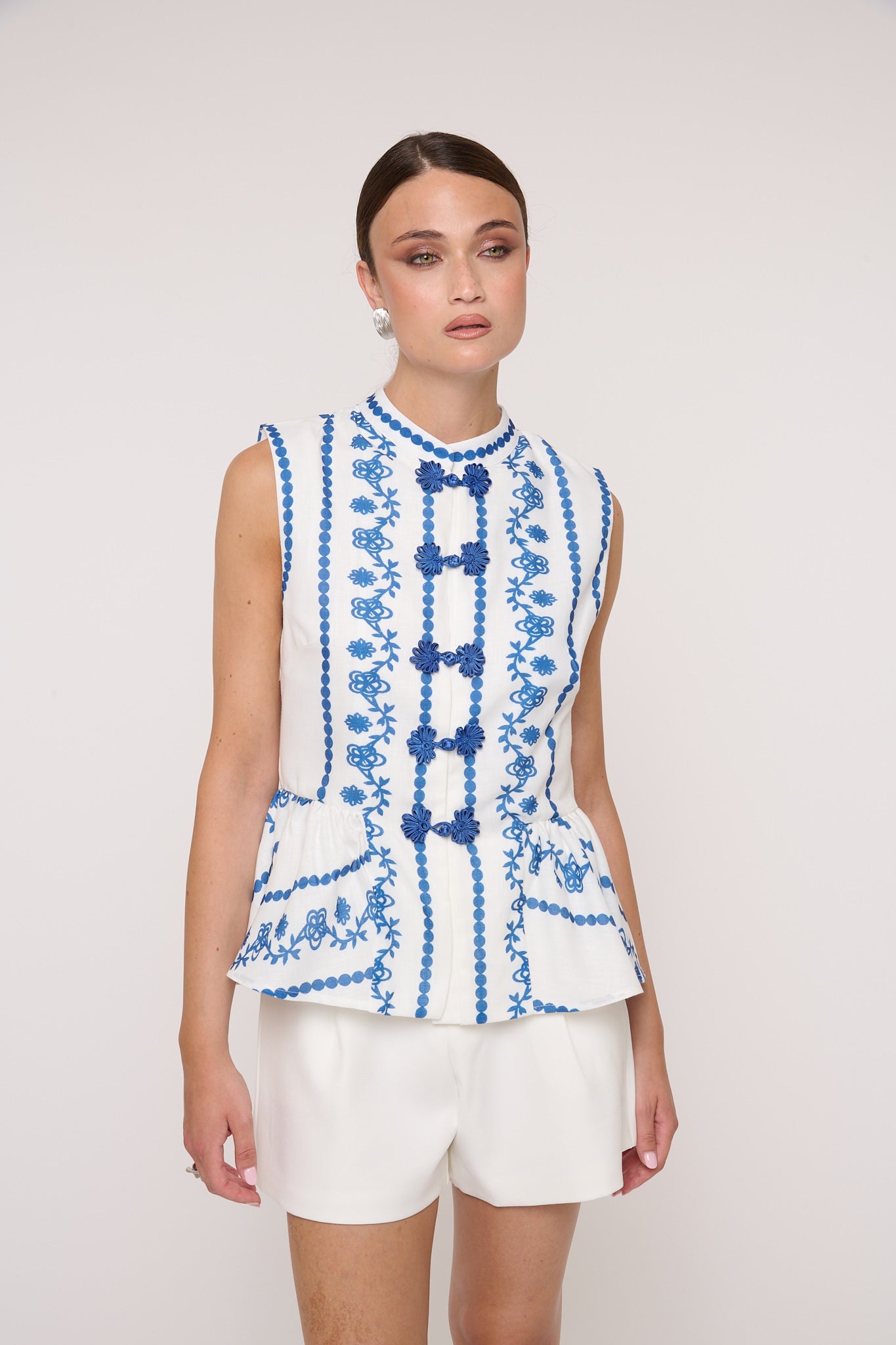 Gilet ‘100% LINO’ Con Alamari e Balze Bianco e Blu