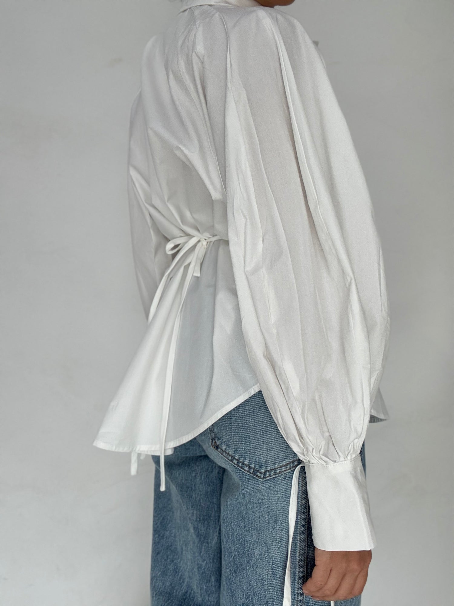 Camicia ‘80% COTONE’ con laccetto Bianca