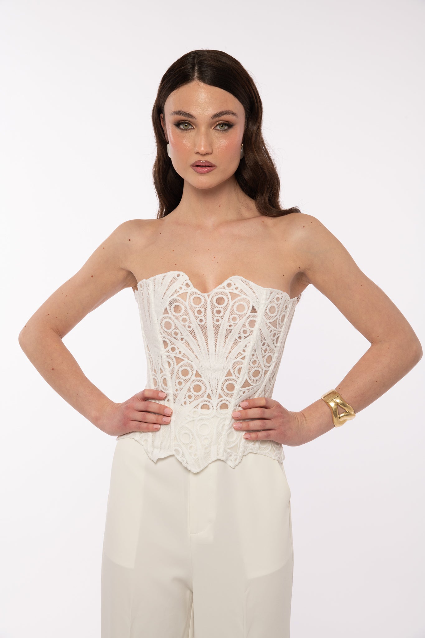 Corpetto ‘RICAMI’ con stringhe Bianco