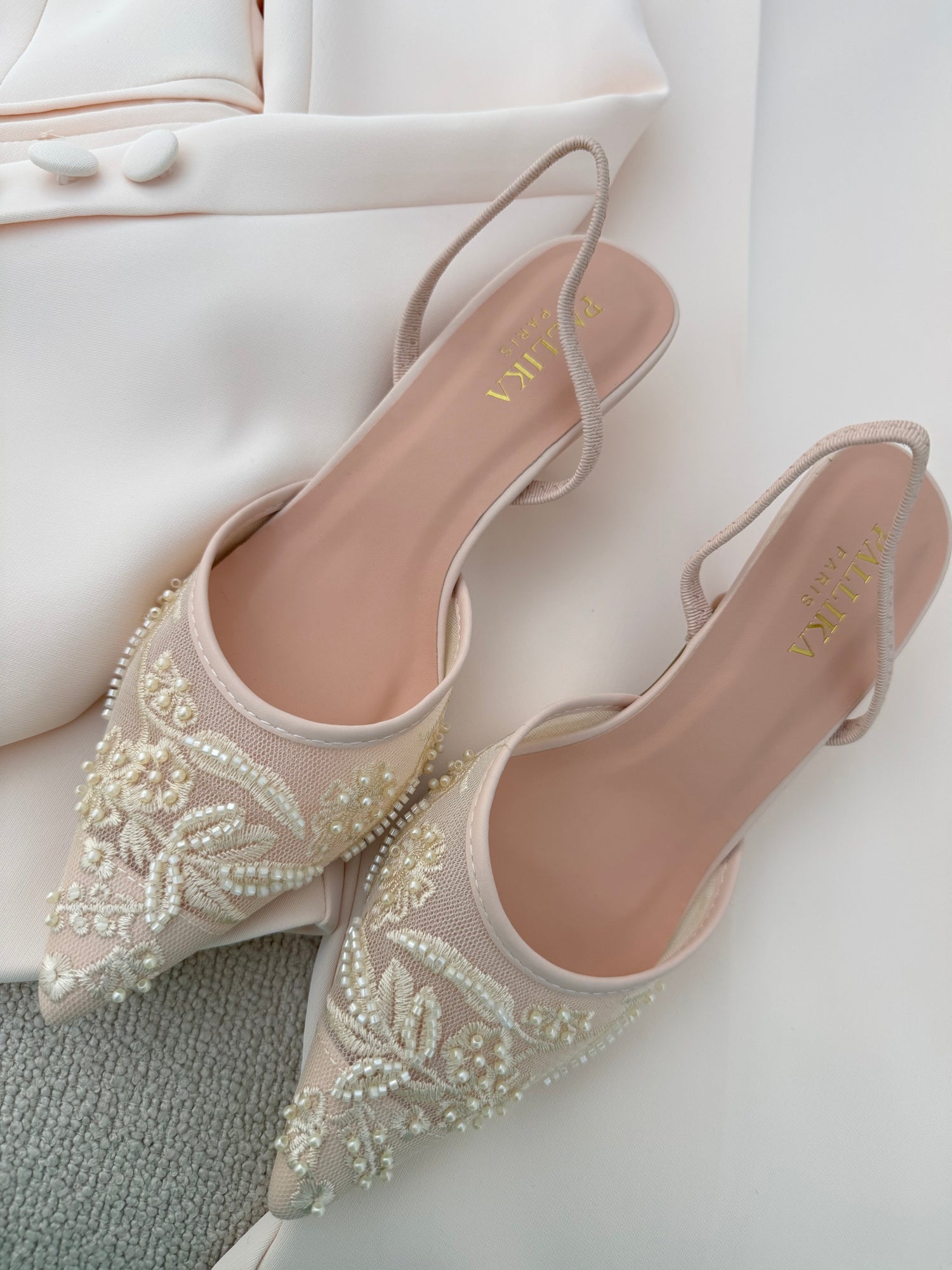 Décolleté ‘RICAMI E PERLINE’ Panna