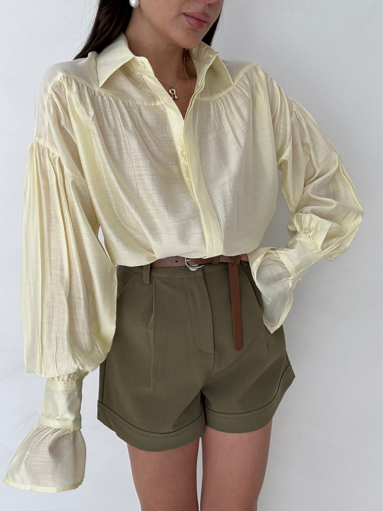 Camicia ‘VELATA’ con rouches al polso Gialla