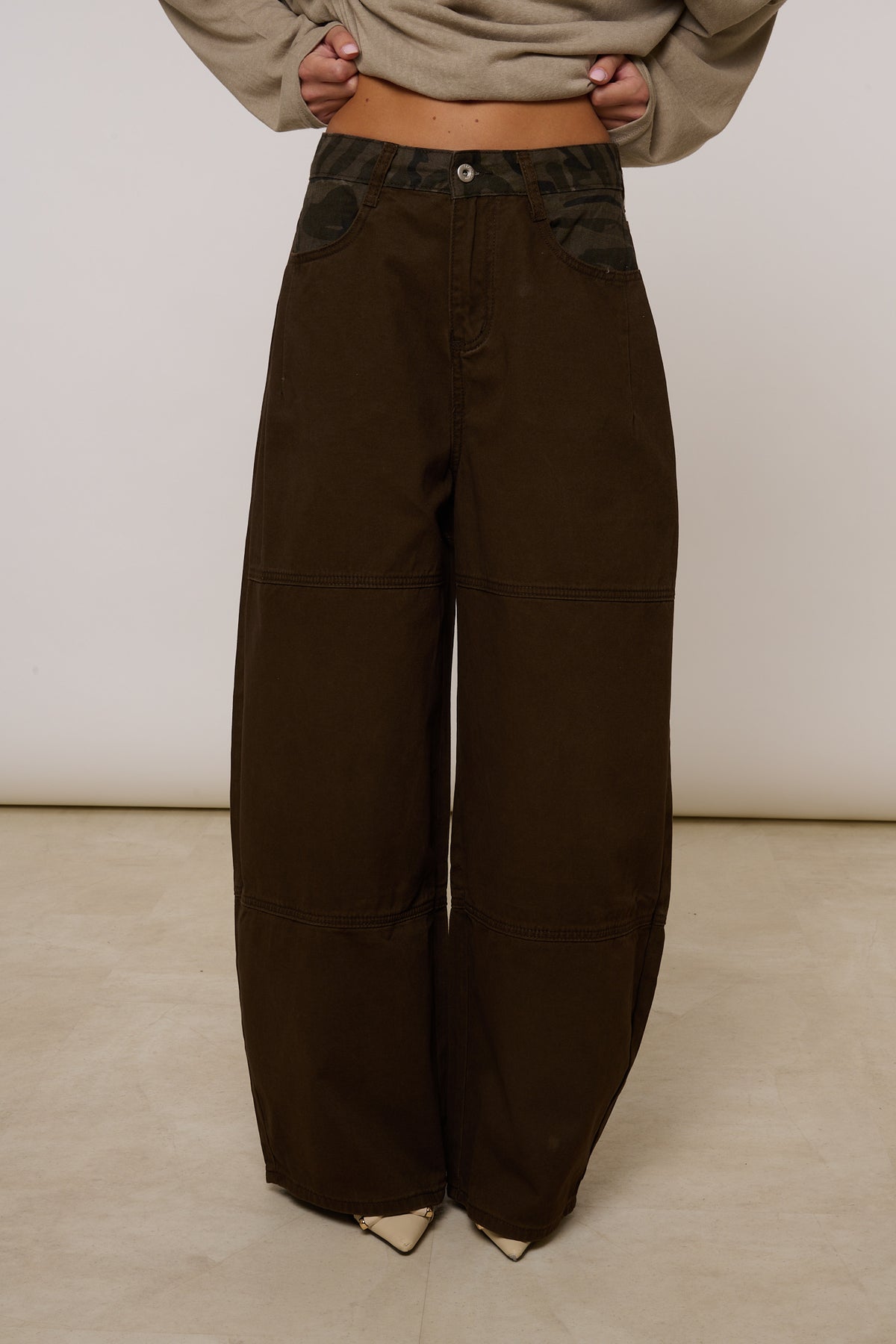 Jeans ‘BALLON’ Cacao con Dettagli Camouflage
