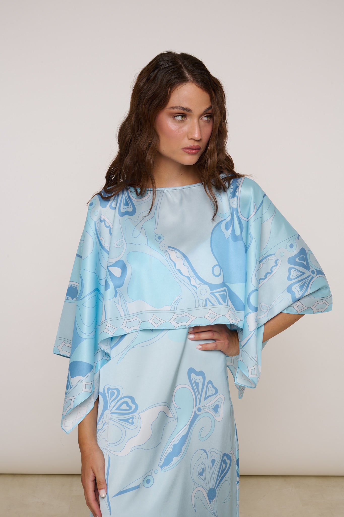 Abito ‘FANTASIA ASTRATTA+MANTELLA’ Azzurro