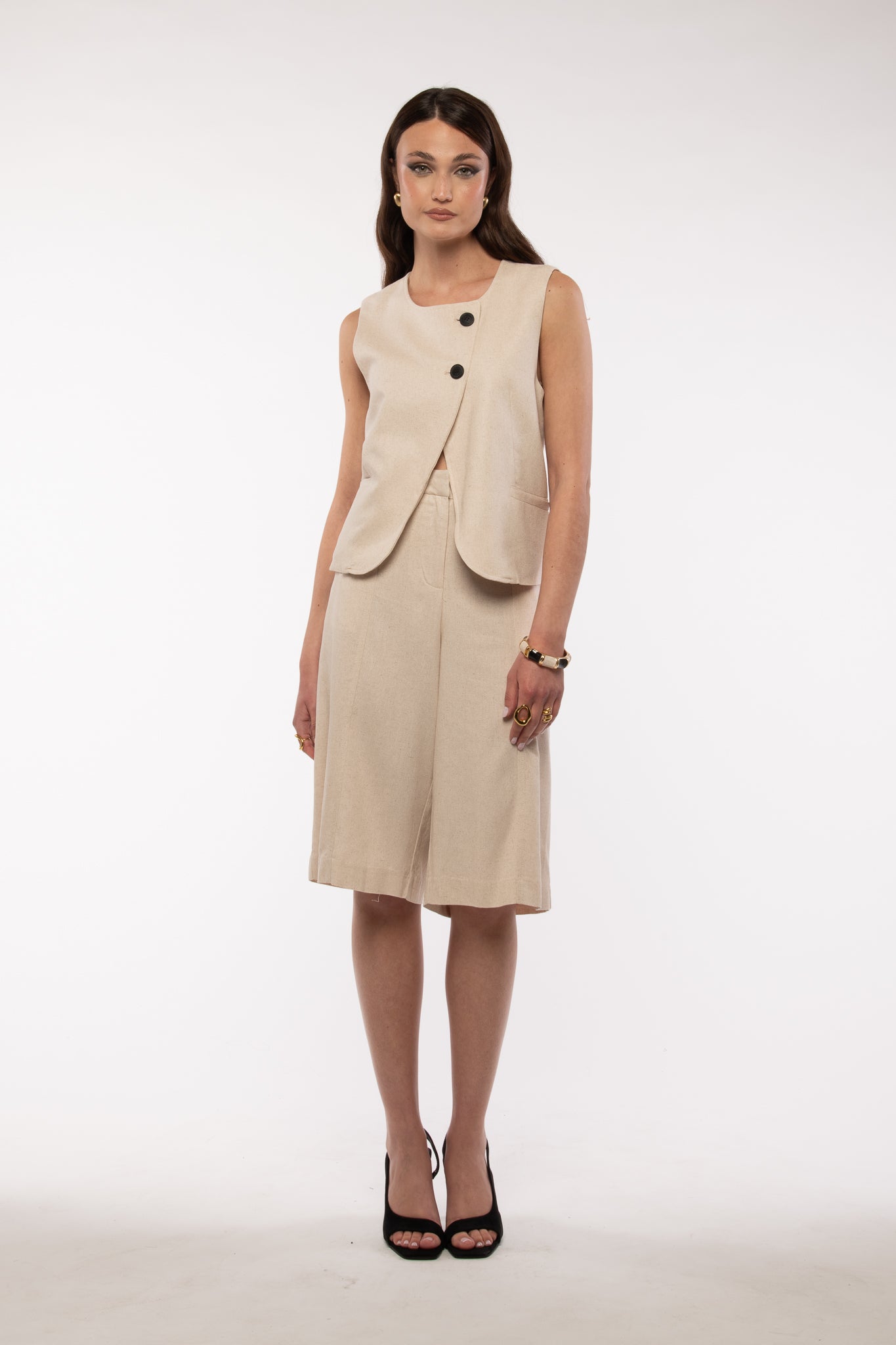 Coordinato ‘BERMUDA+TOP ABBOTTONATURA ASIMMETRICO’ Panna