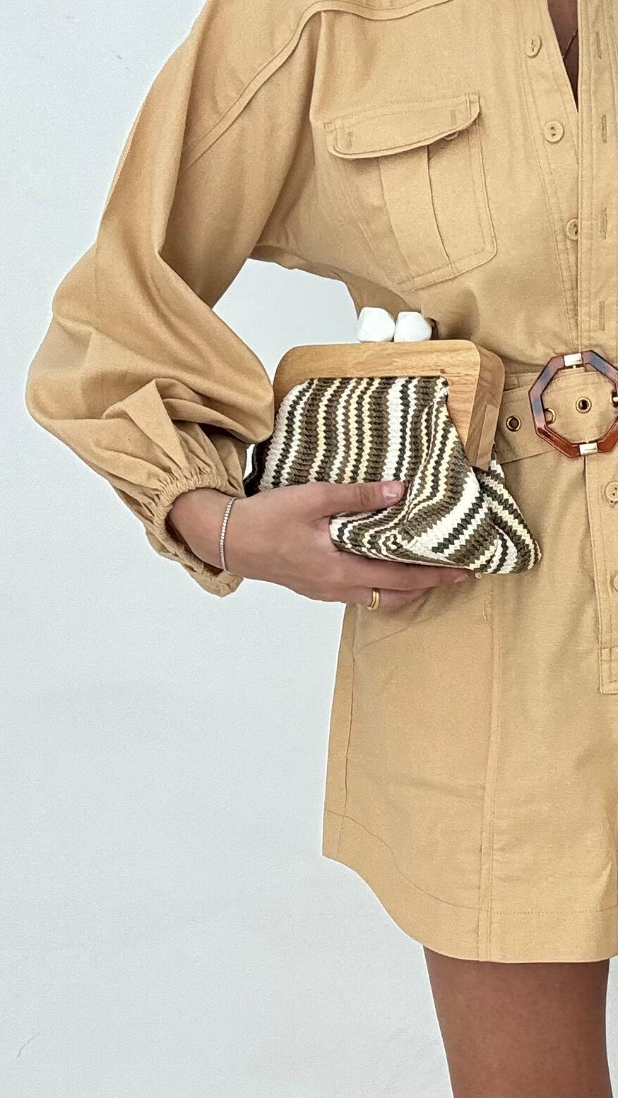 Pochette ‘LEGNO E RAFIA’ Verde militare e Panna
