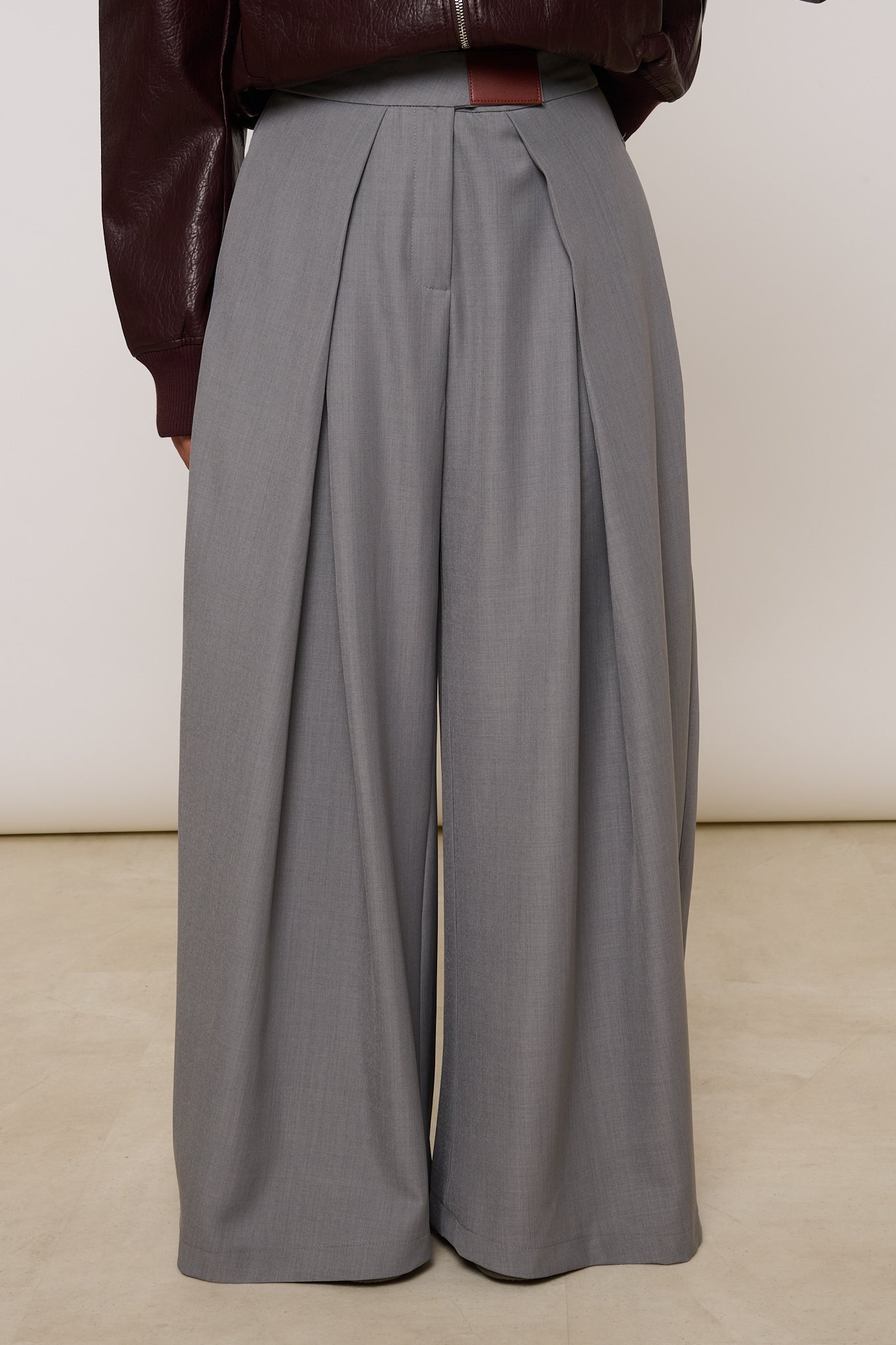 Pantalone con Pence ‘DETTAGLIO ECOPELLE’ Grigio