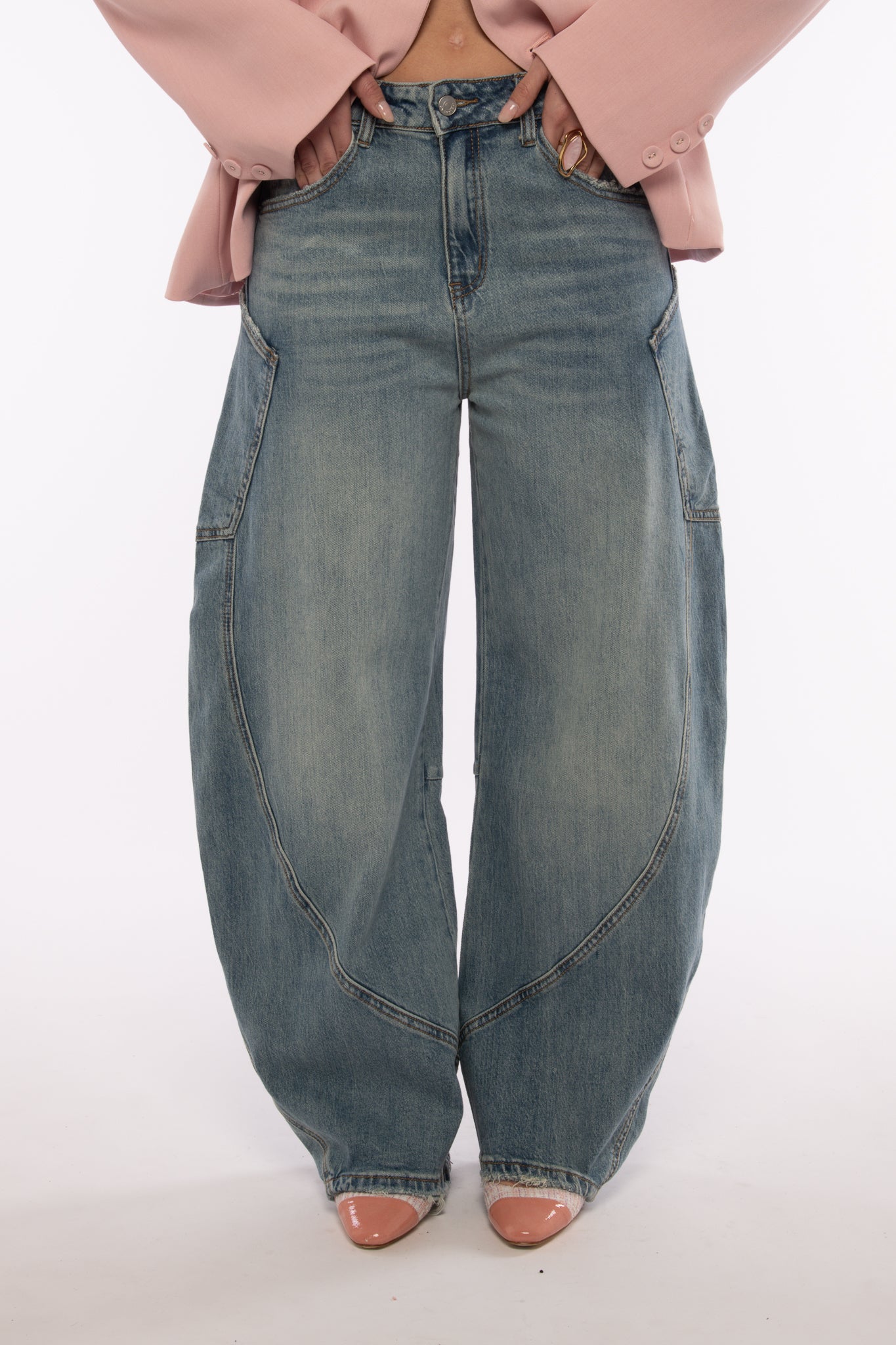 Jeans ‘BARREL’ con tasconi laterali
