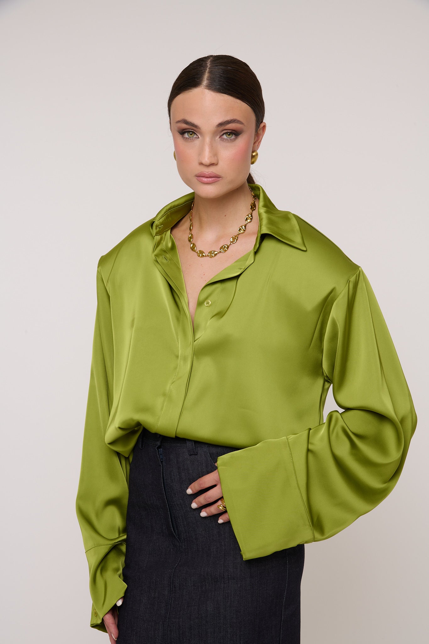 Camicia ‘MAXI SPALLINA’ simil raso Verde
