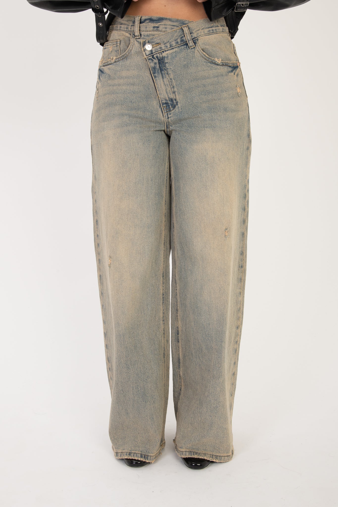 Jeans ‘BOTTONE ASIMMETRICO’ Denim Slavato