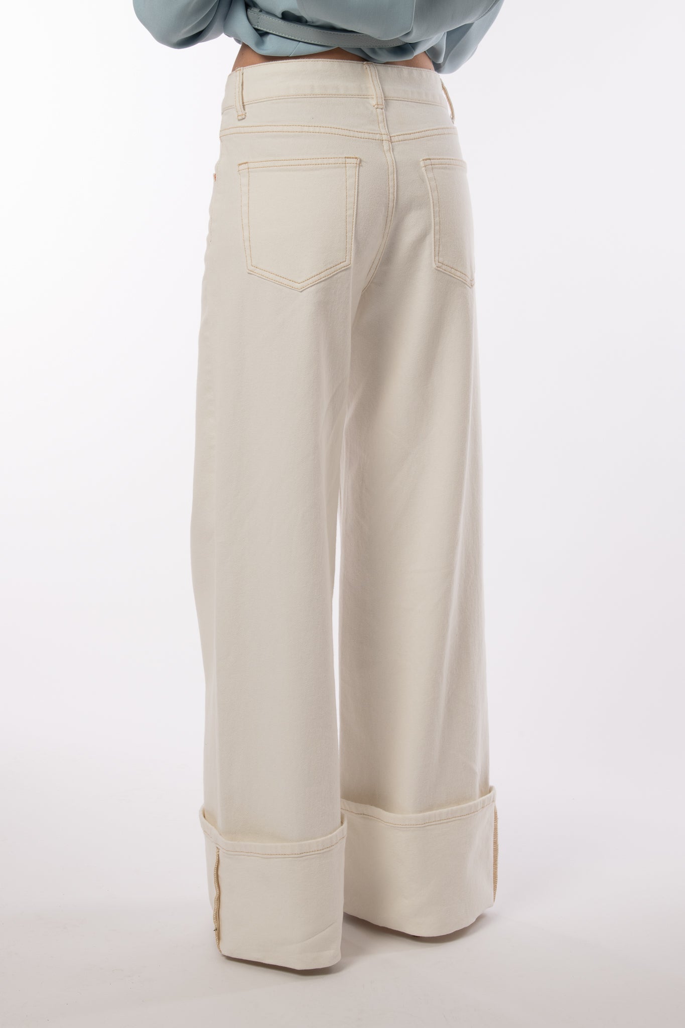 Jeans ‘PIEGONE’ bianco cuciture cuoio