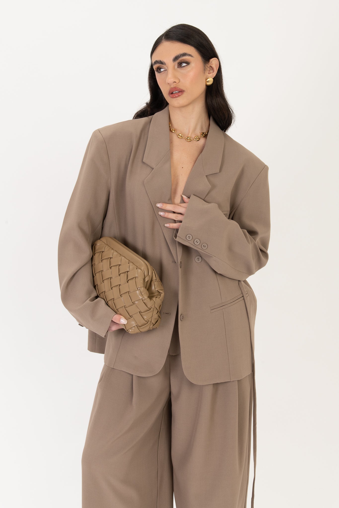 Tailleur ‘GIACCA ABBOTTONATURA ASIMMETRICA E FUSCIACCA’ Fango