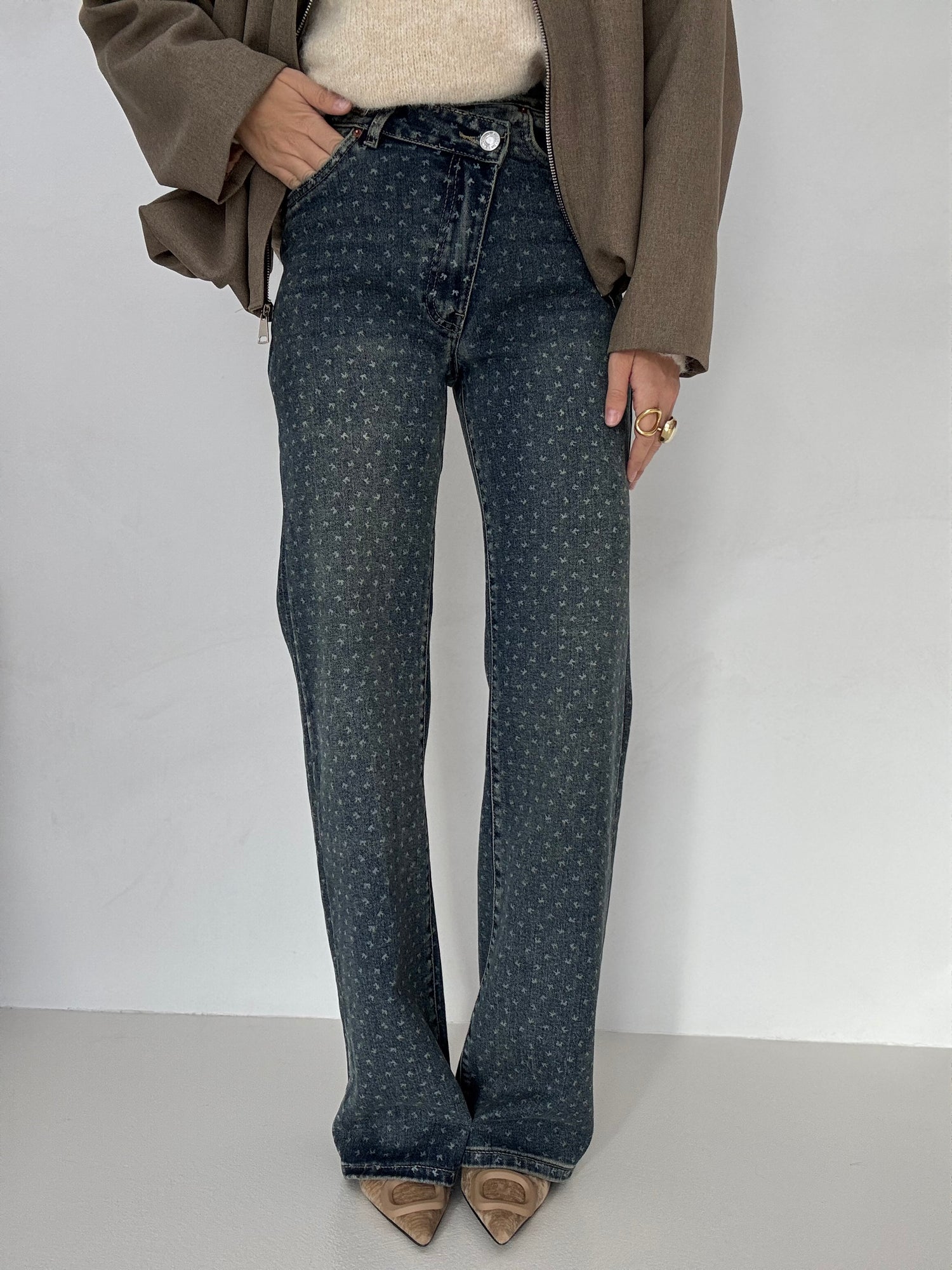 Jeans ‘BOTTONE ASIMMETRICO’ Mini Fiocchetti Denim Slavato