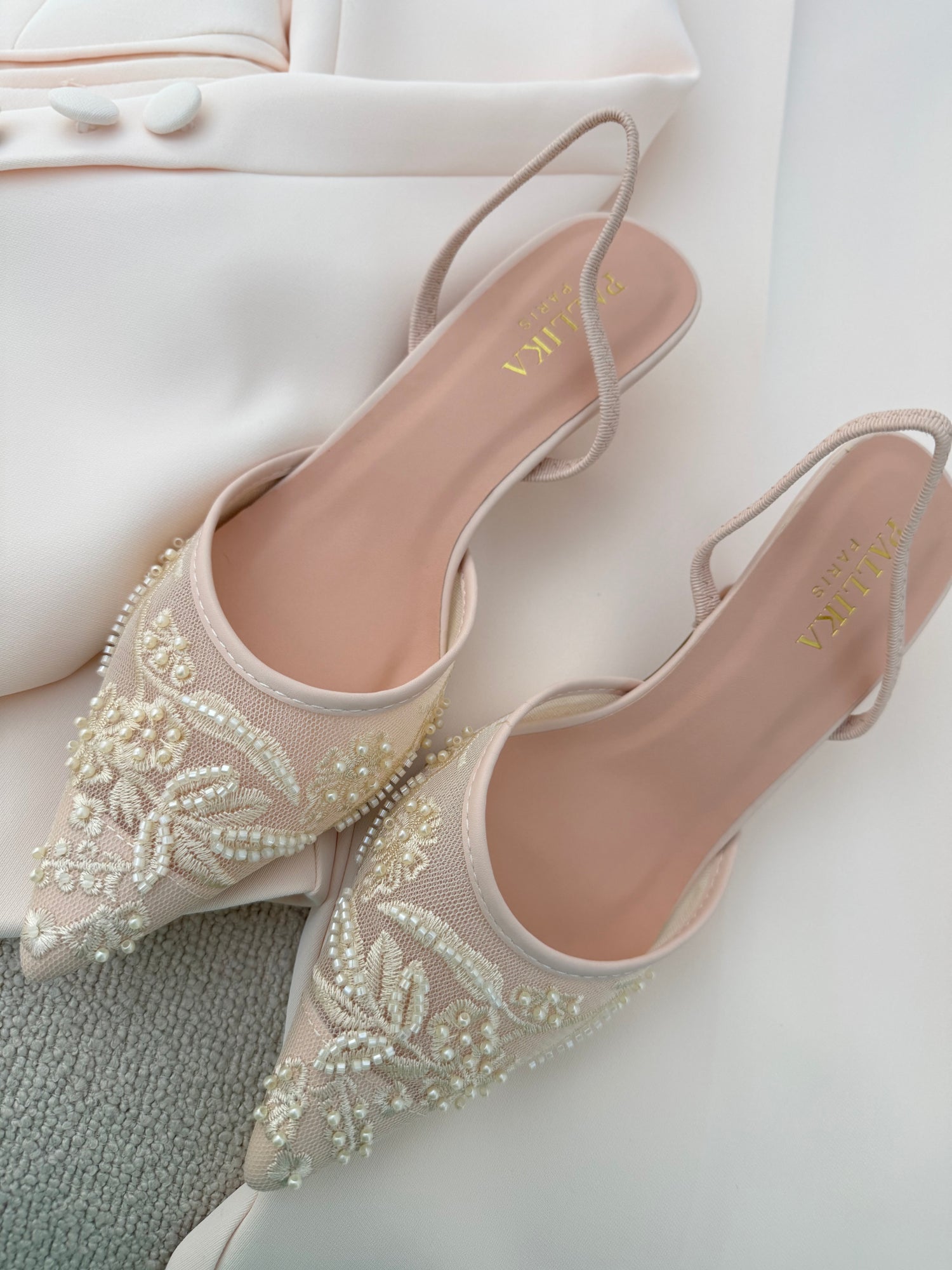 Décolleté ‘RICAMI E PERLINE’ Panna