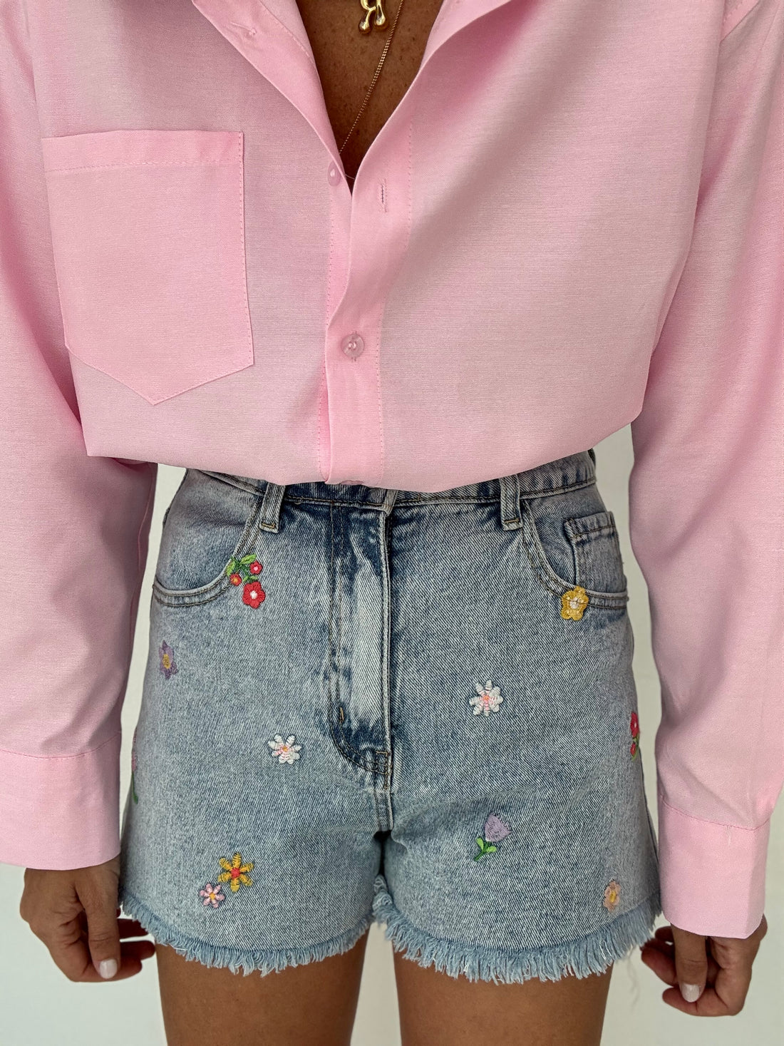 Pantaloncino ‘FIORI RICAMATI ’ in denim