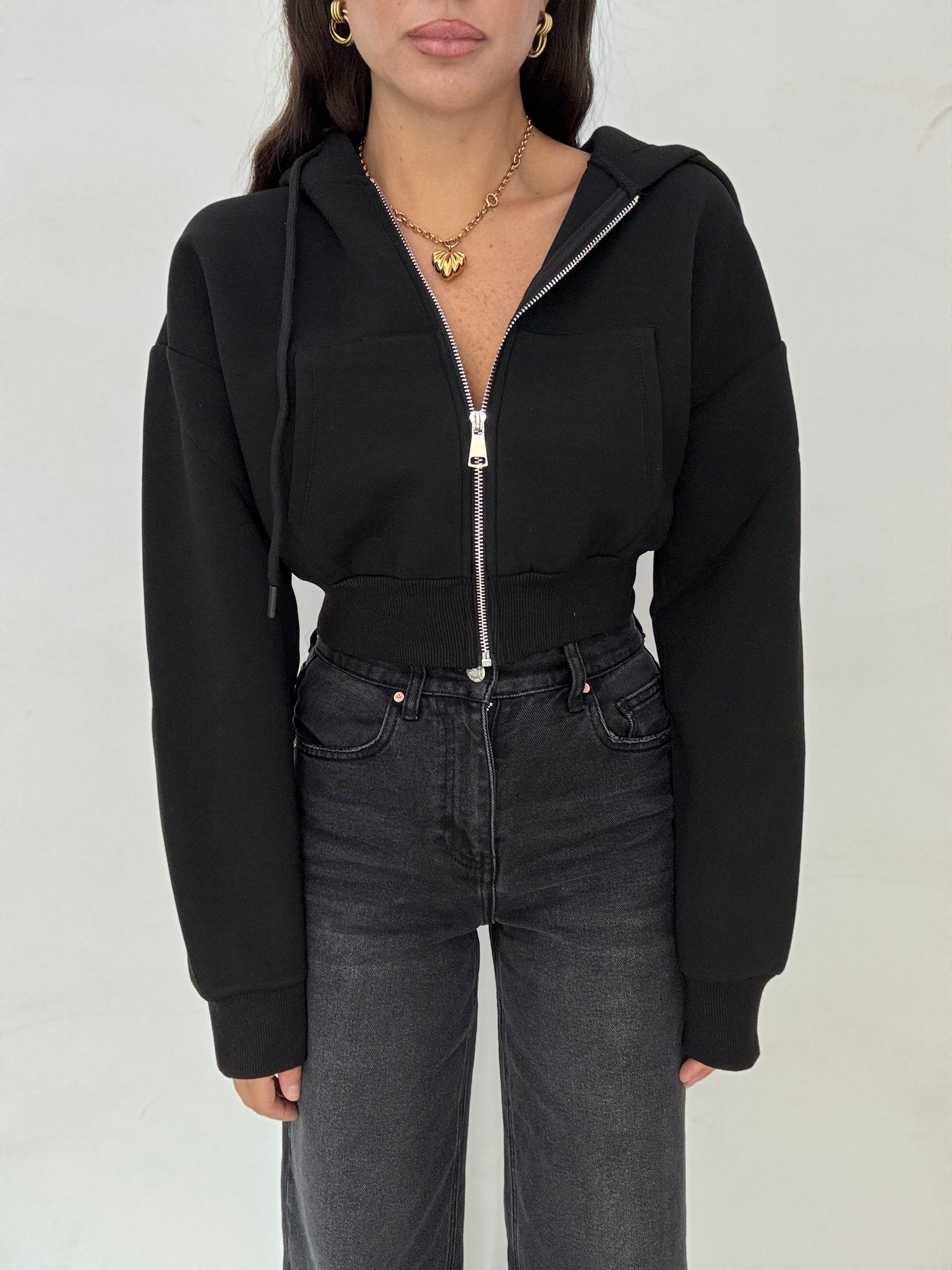 Felpa crop con cappuccio Nera