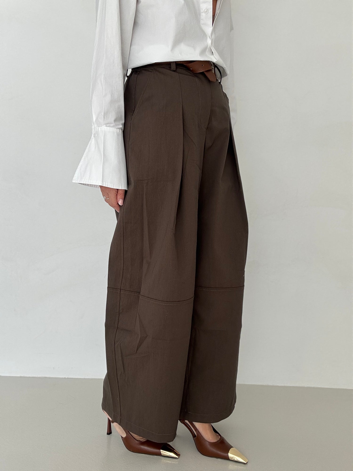 Pantalone ‘GAMBA LARGA’ con cintura Cacao