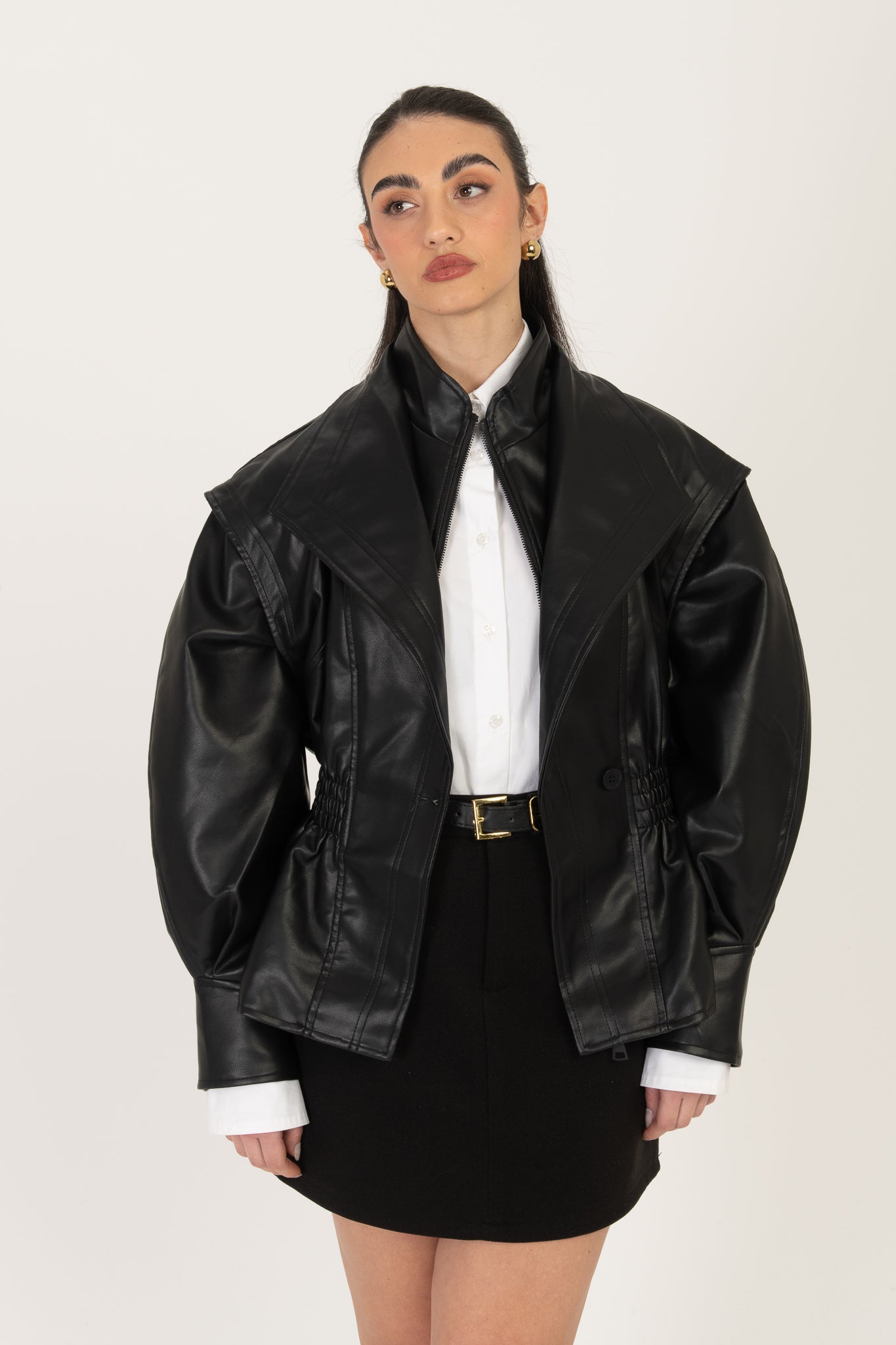 Giacca ‘AVVITATA COLLO ALTO’ in eco-pelle Nera