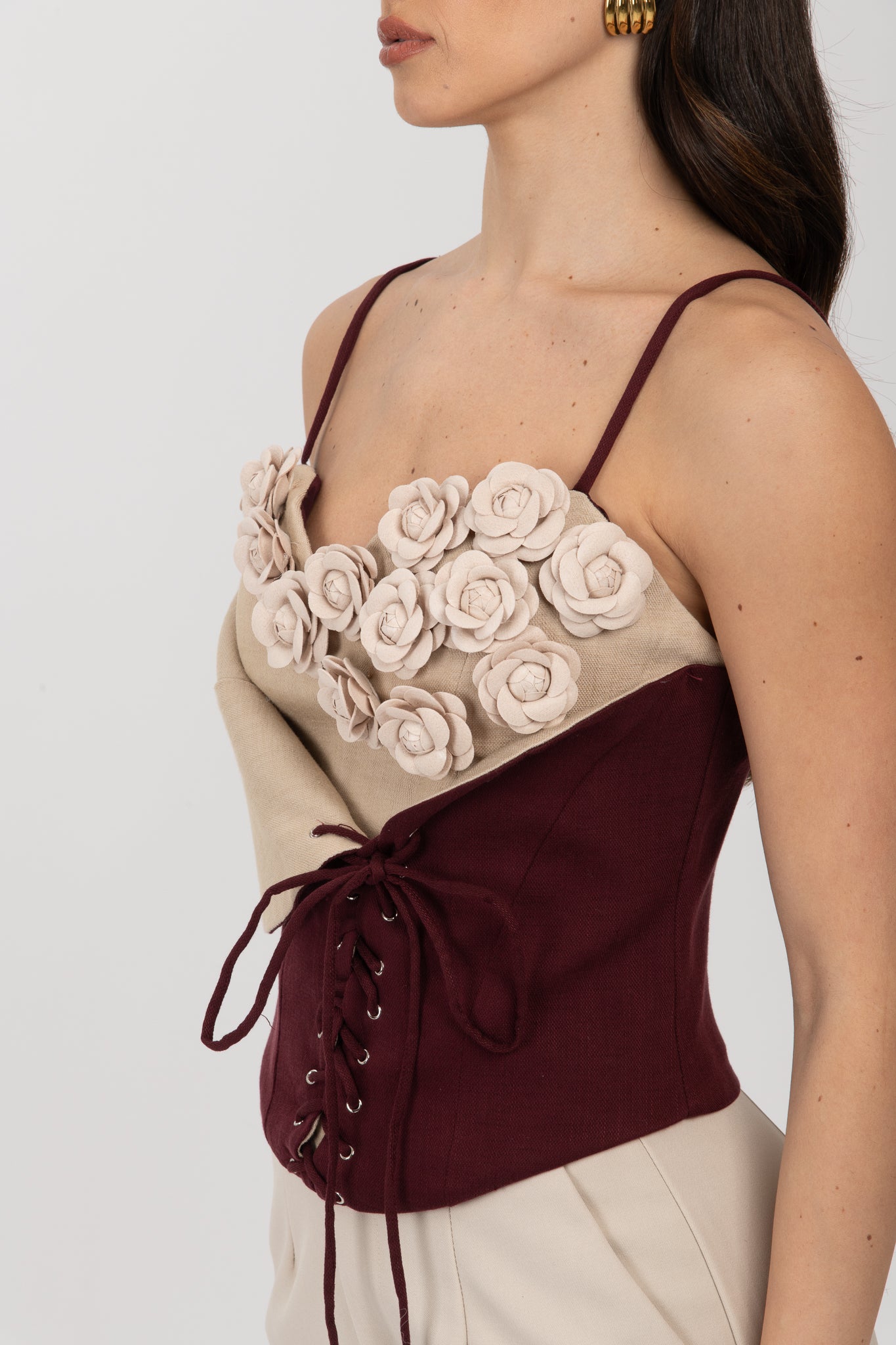 Corpetto ‘FIORI E STRINGHE’ Bordeaux
