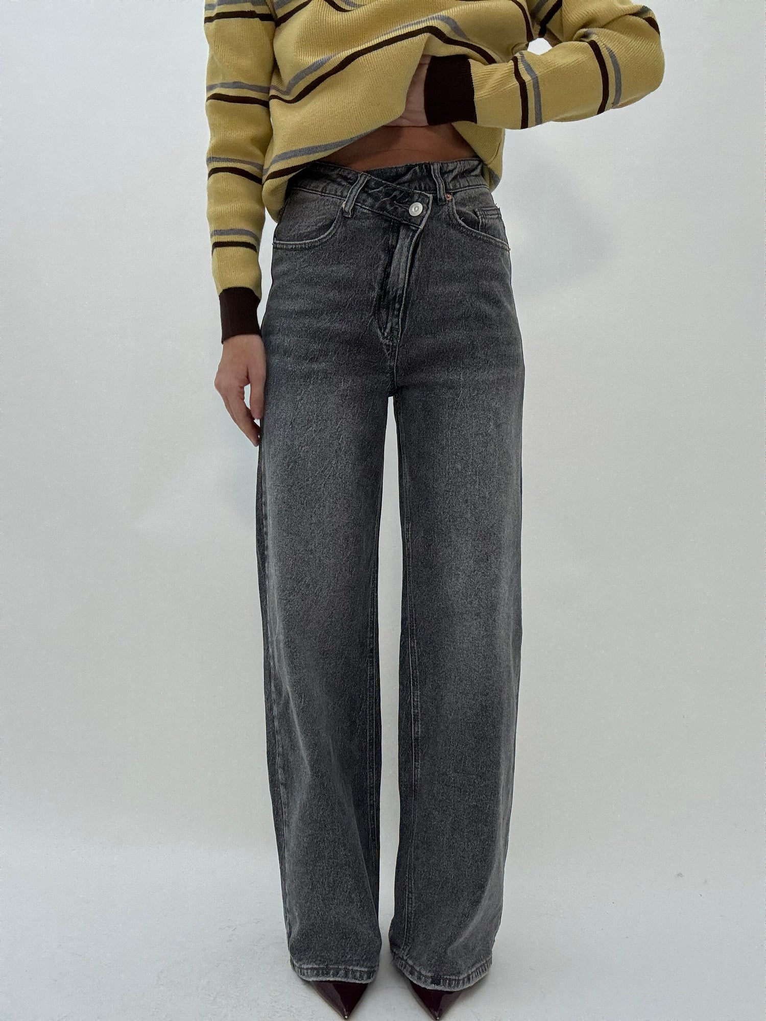 Jeans ‘BOTTONE ASIMMETRICO’ Grigio