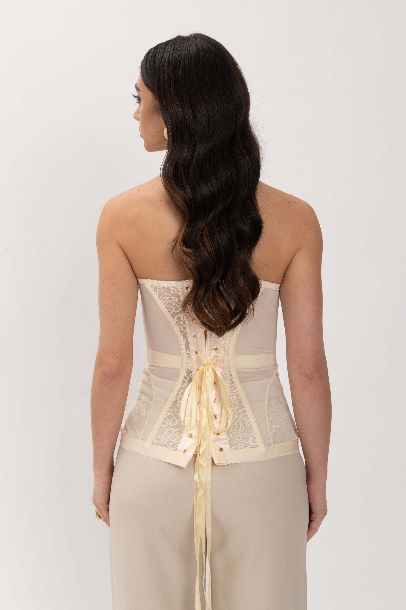 Corpetto ‘IN PIZZO CON STRINGHE’ Panna