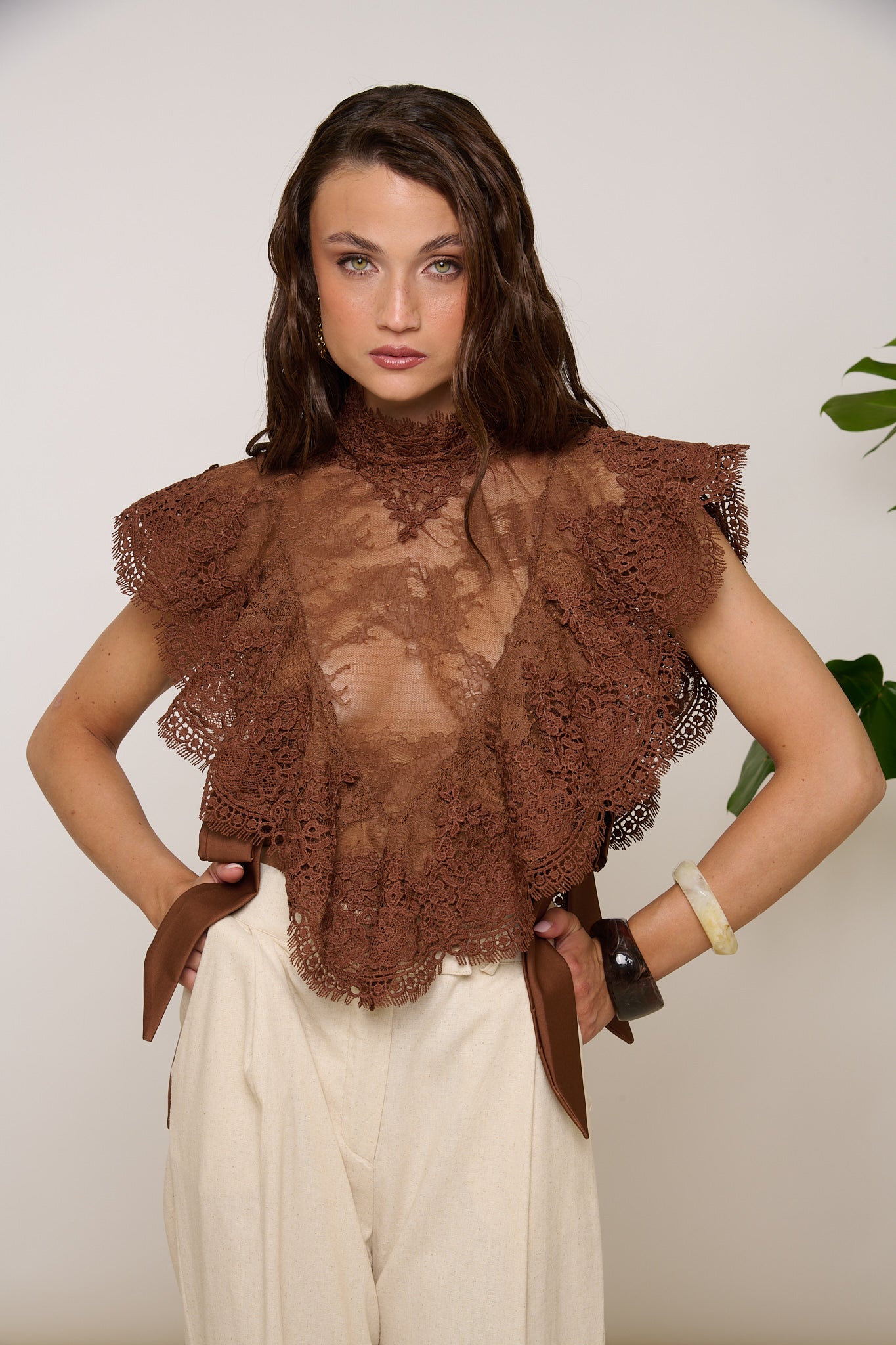 Blusa ‘CROP’ in Pizzo Cacao