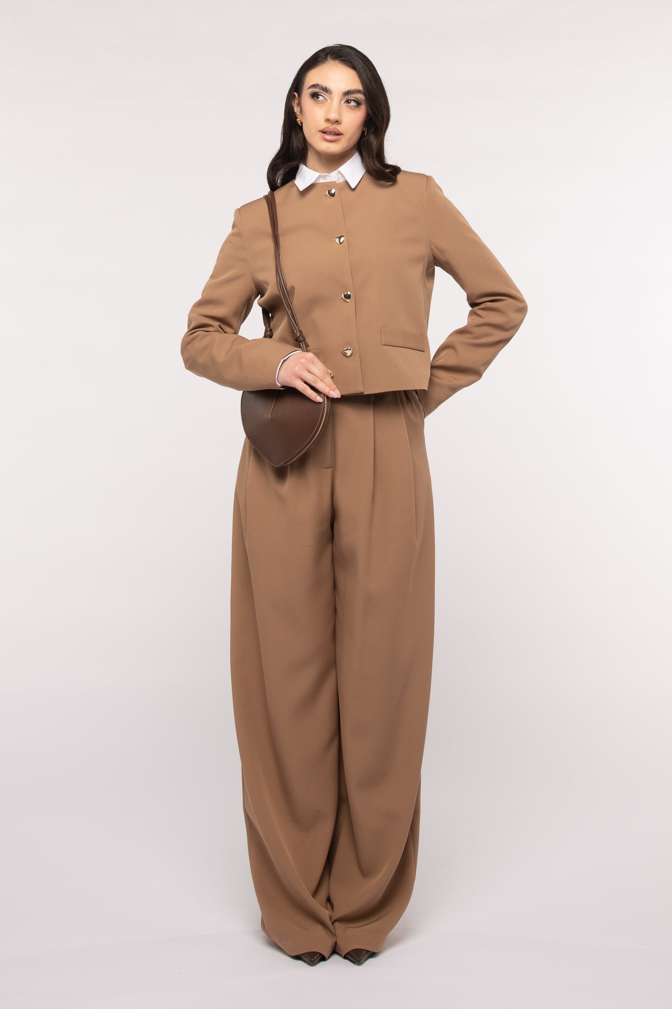 Tailleur ‘BOTTONI CUORE 3&33’ Camel
