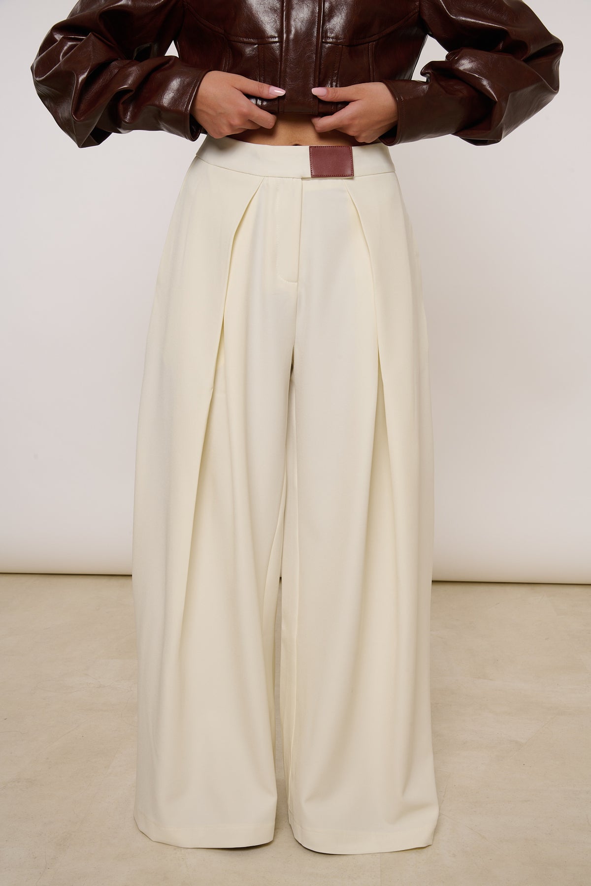 Pantalone con Pence ‘DETTAGLIO ECOPELLE’ Panna
