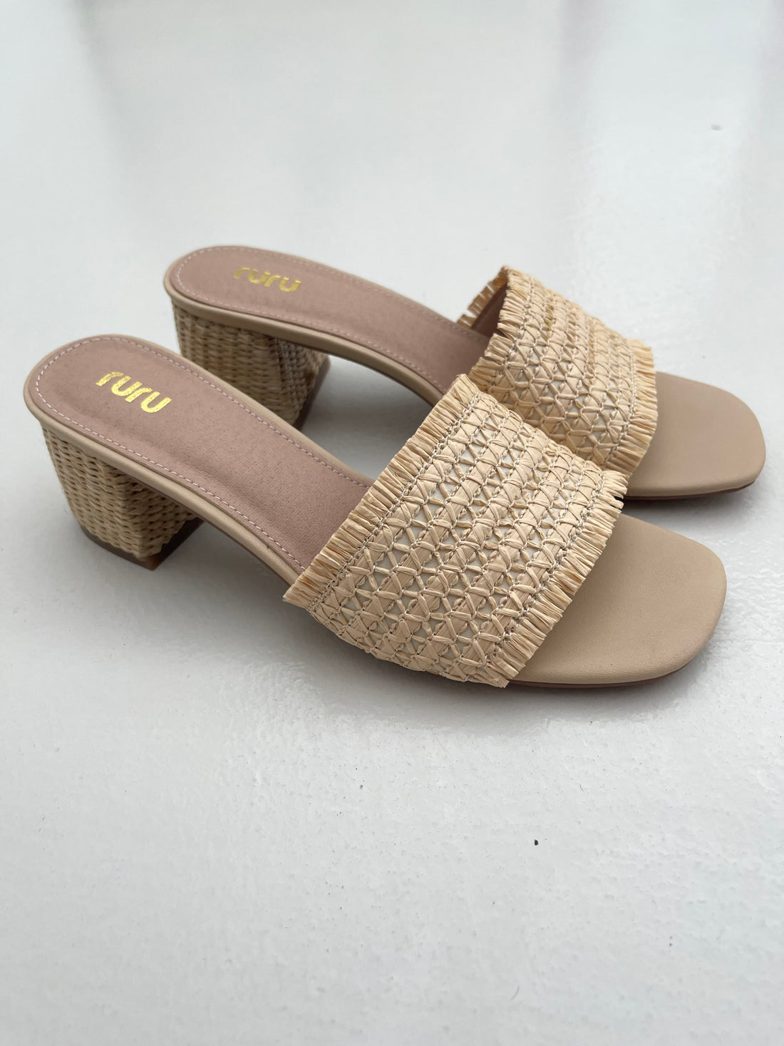 Sabot con tacco ‘IN RAFIA’ beige