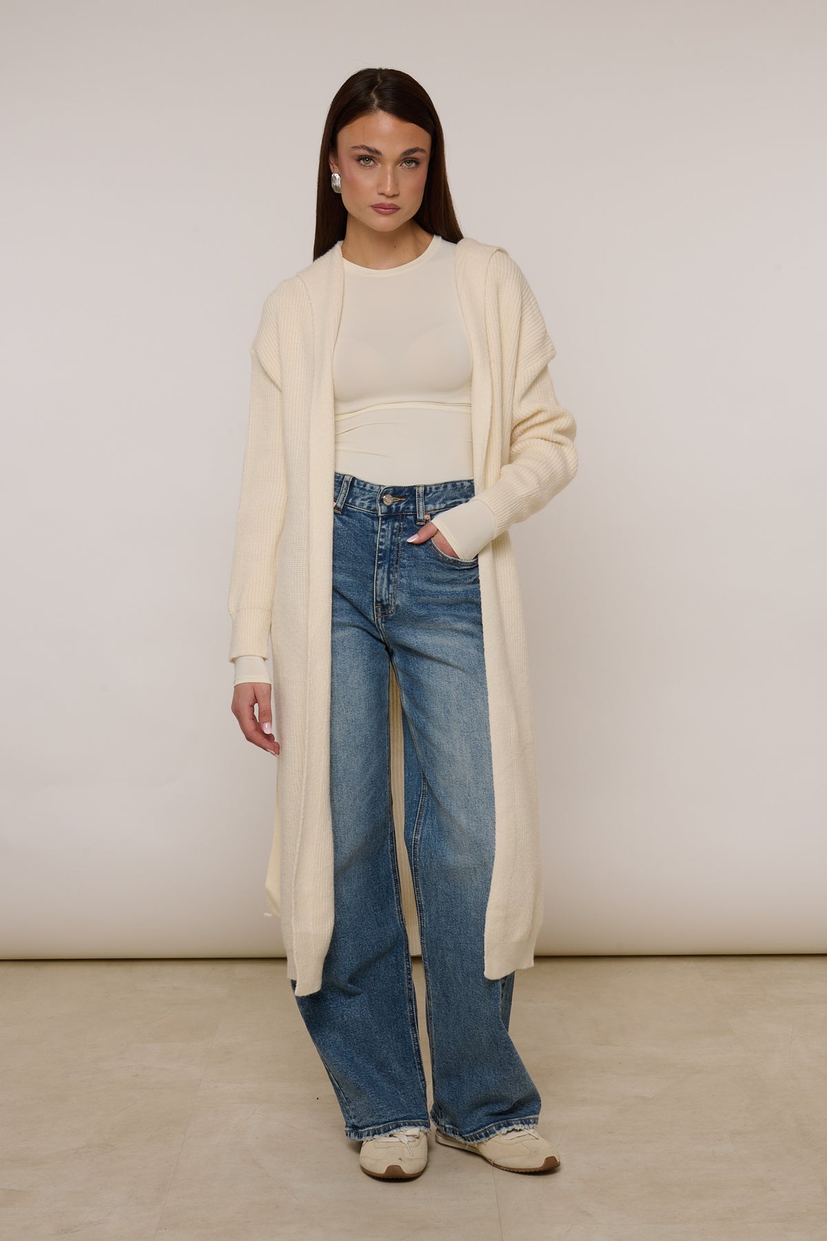 Cardigan ‘LUNGO’ con cappuccio e cintura Panna