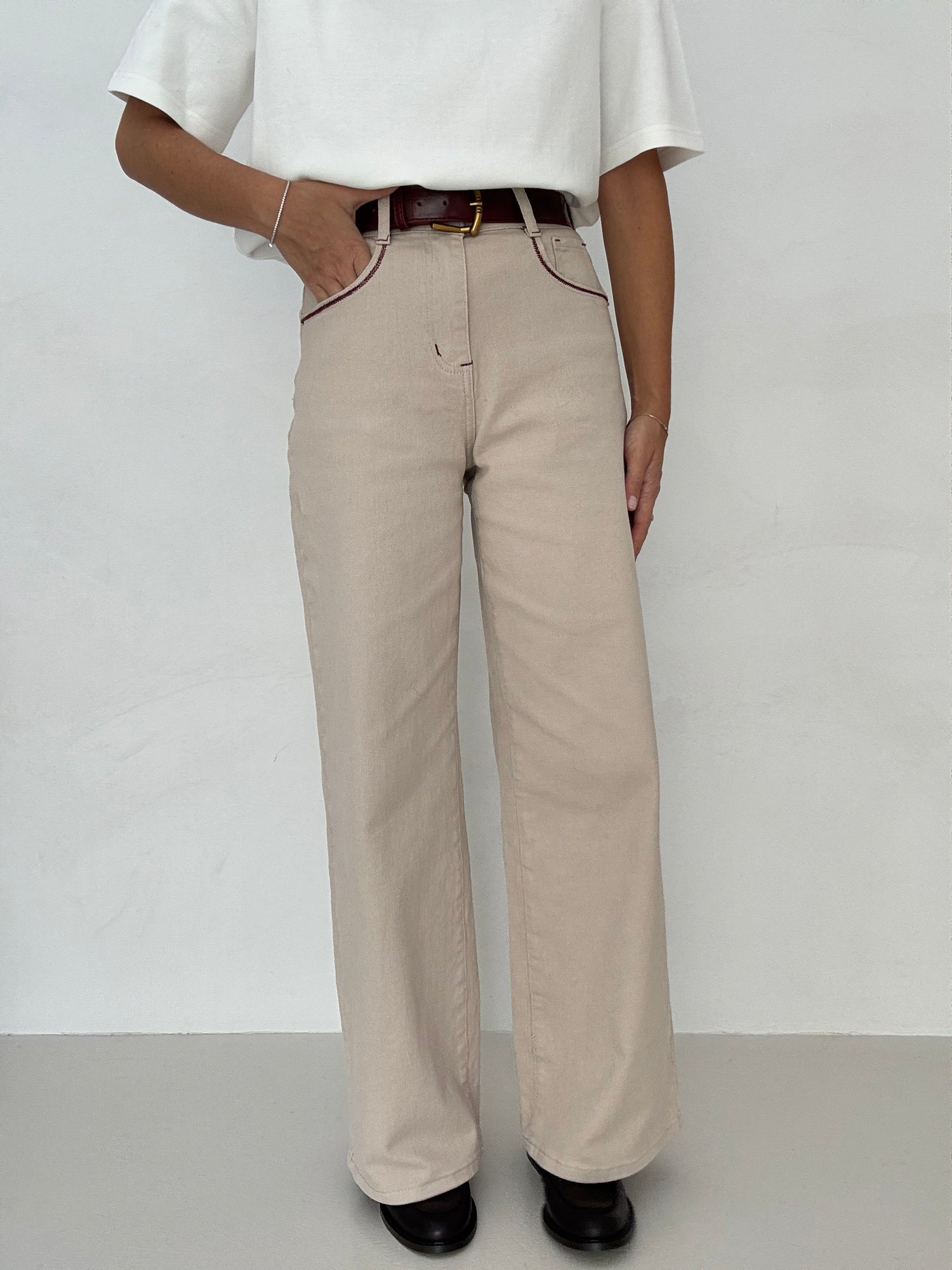 Jeans ‘GAMBA MORBIDA +CINTURA’ 98%COTONE Beige cuciture Bordeaux