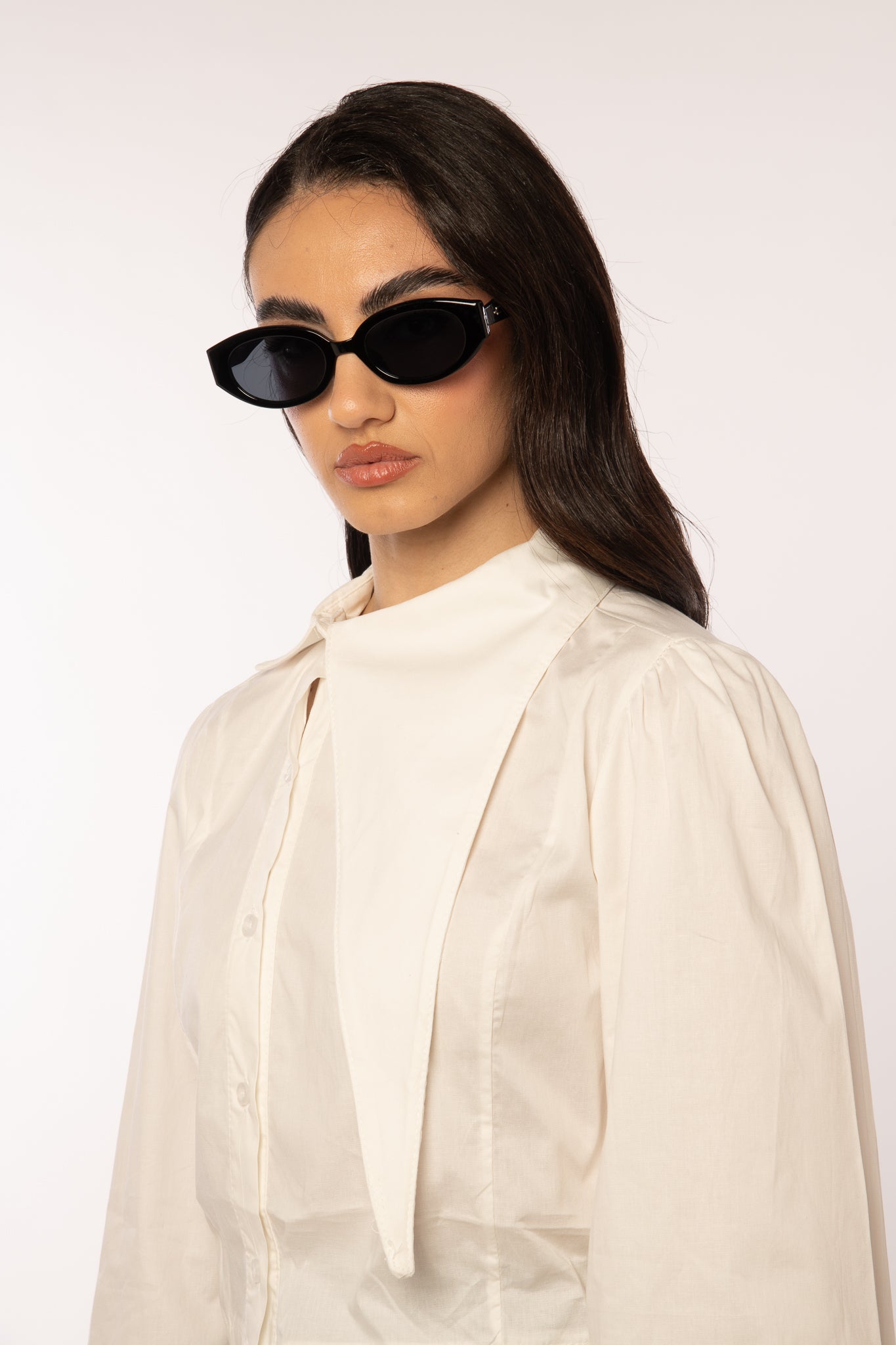 Camicia crop ‘BAVERO ASIMMETRICO’ Bianca