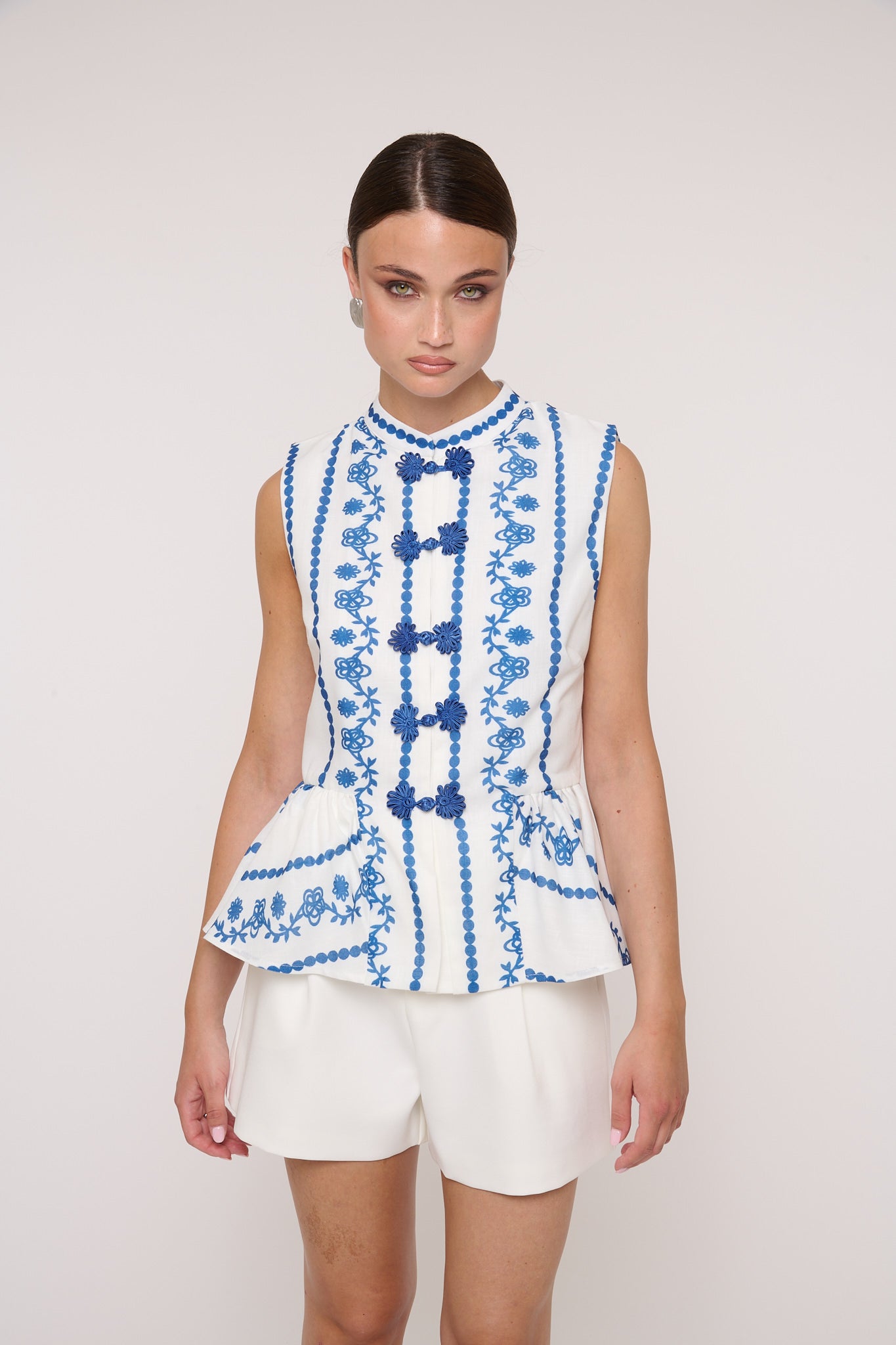 Gilet ‘100% LINO’ Con Alamari e Balze Bianco e Blu
