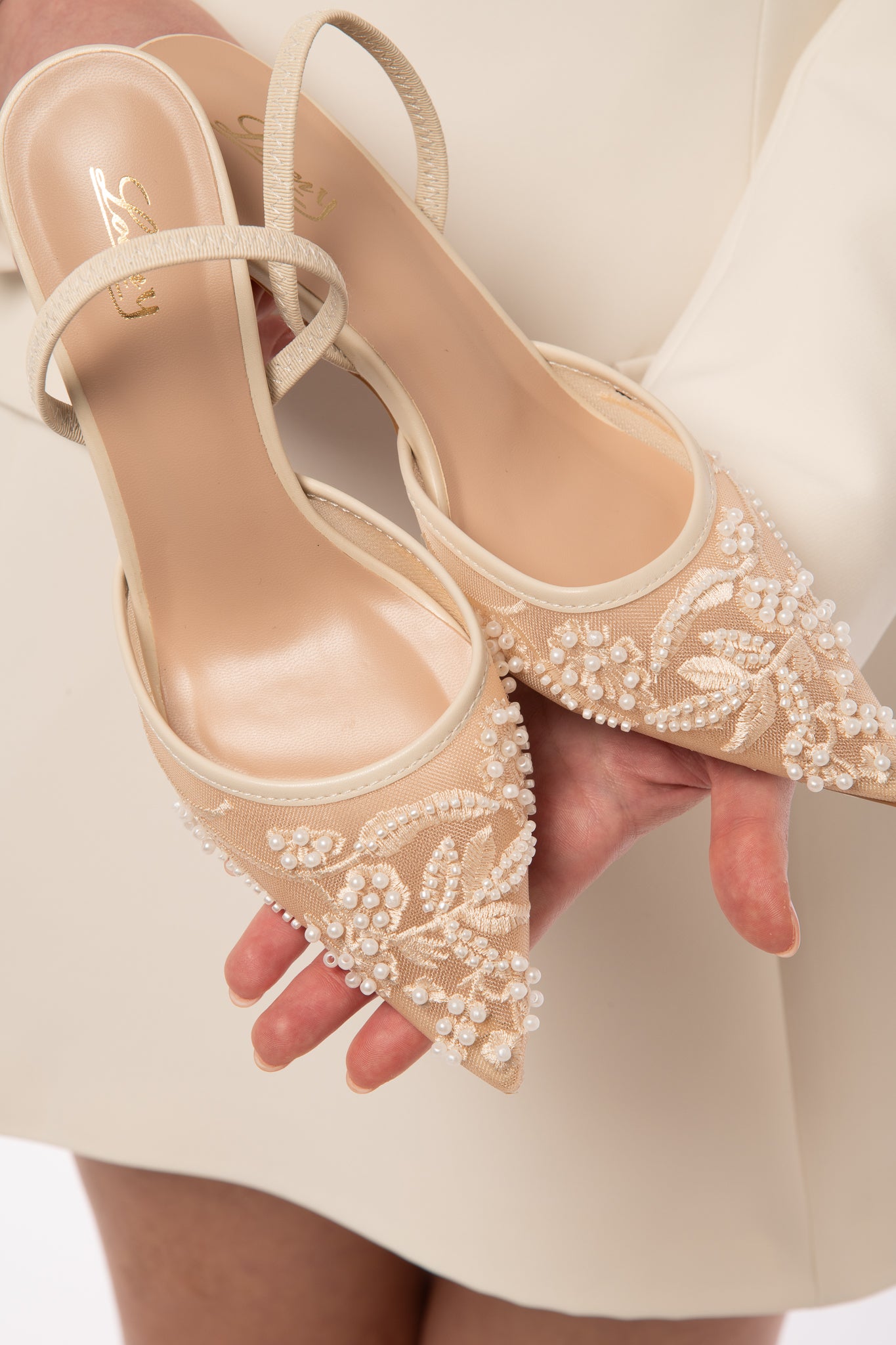 Décolleté ‘RICAMI E PERLINE’ Panna