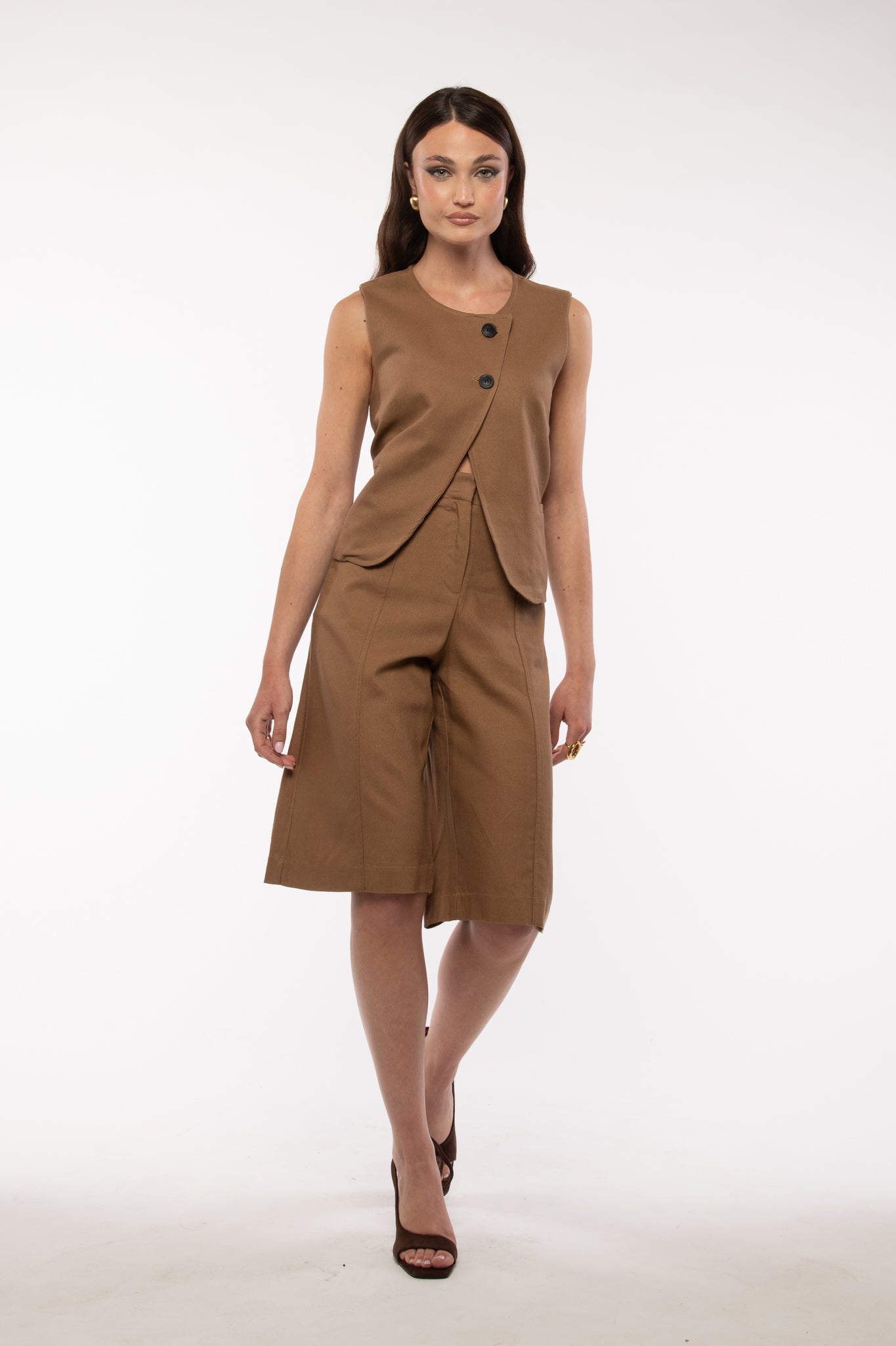 Coordinato ‘BERMUDA+TOP ABBOTTONATURA ASIMMETRICO’ Cacao