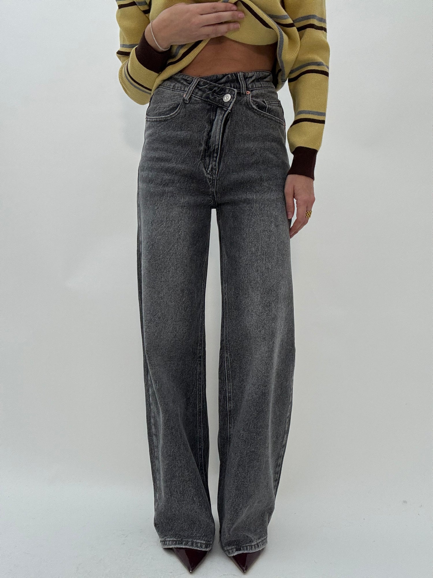 Jeans ‘BOTTONE ASIMMETRICO’ Grigio