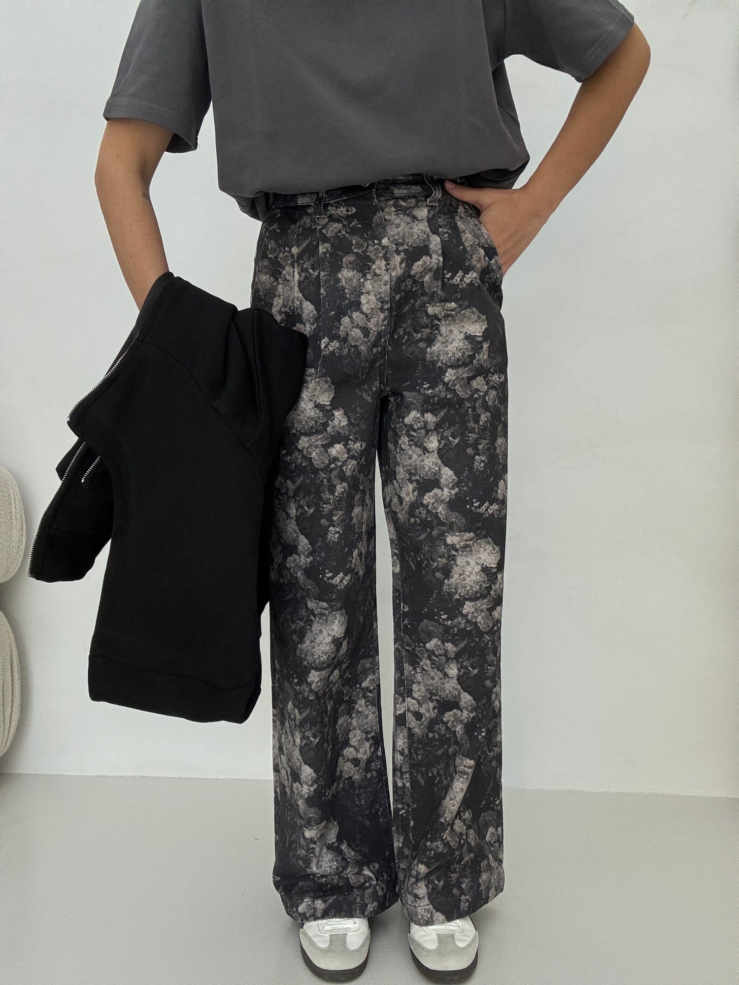 Jeans ‘FIORI STAMPATI’ Nero e Beige