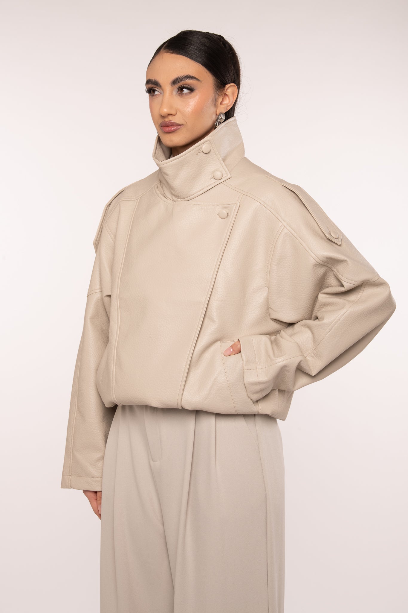 Chiodo/Bomber ‘COLLO ALTO’ 2.0 ecopelle Panna