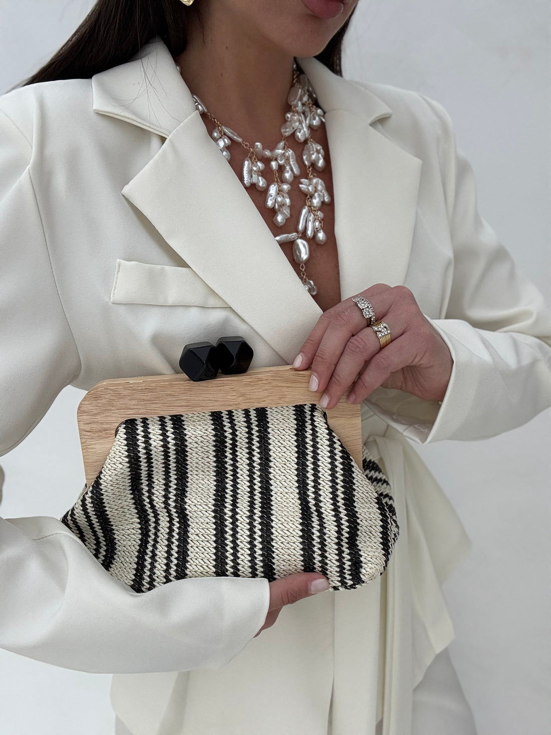 Pochette ‘LEGNO E RAFIA’ Bianca e Nera