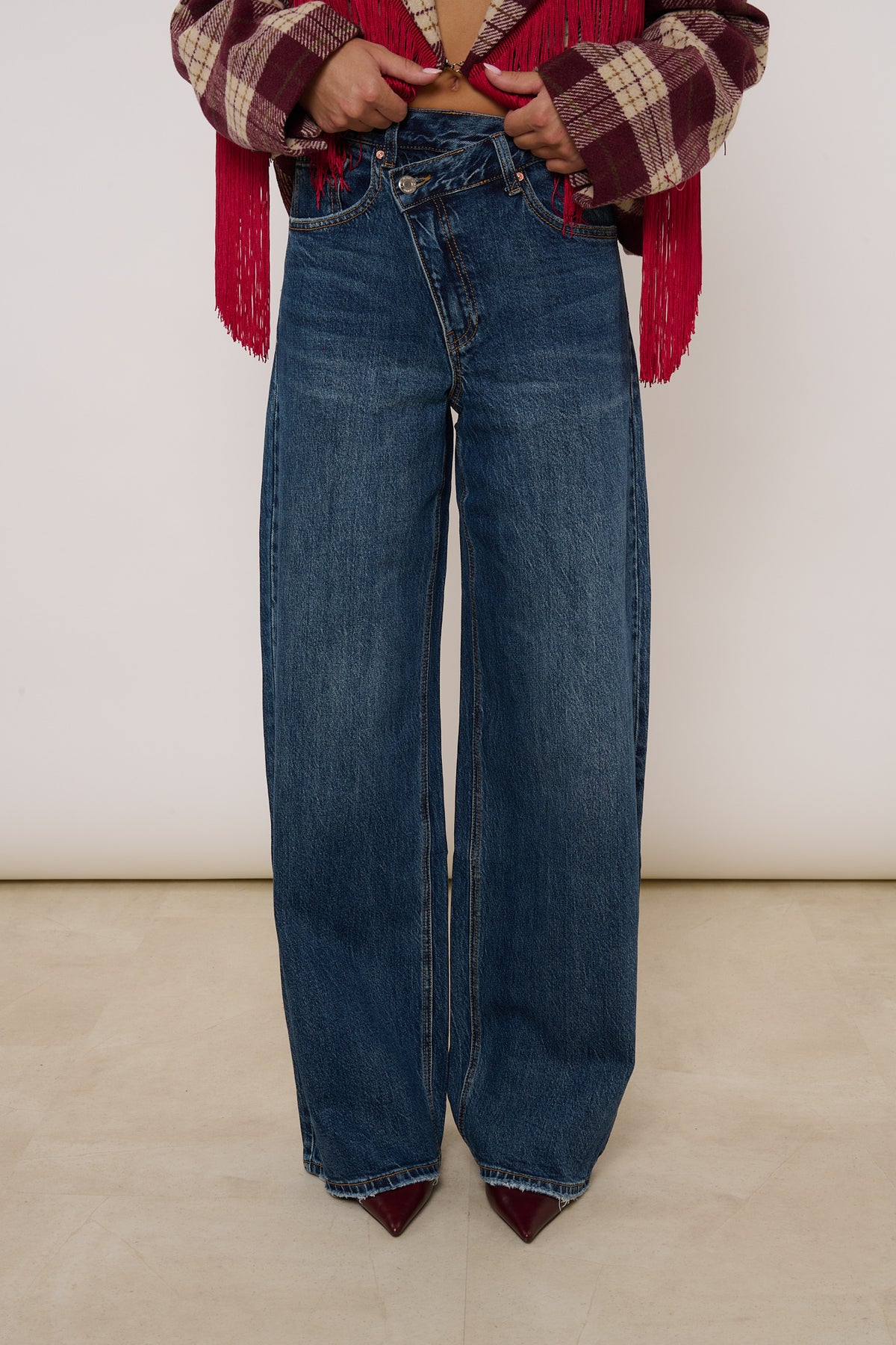 Jeans ‘ABBOTTONATURA ASIMMETRICA’ Denim Scuro