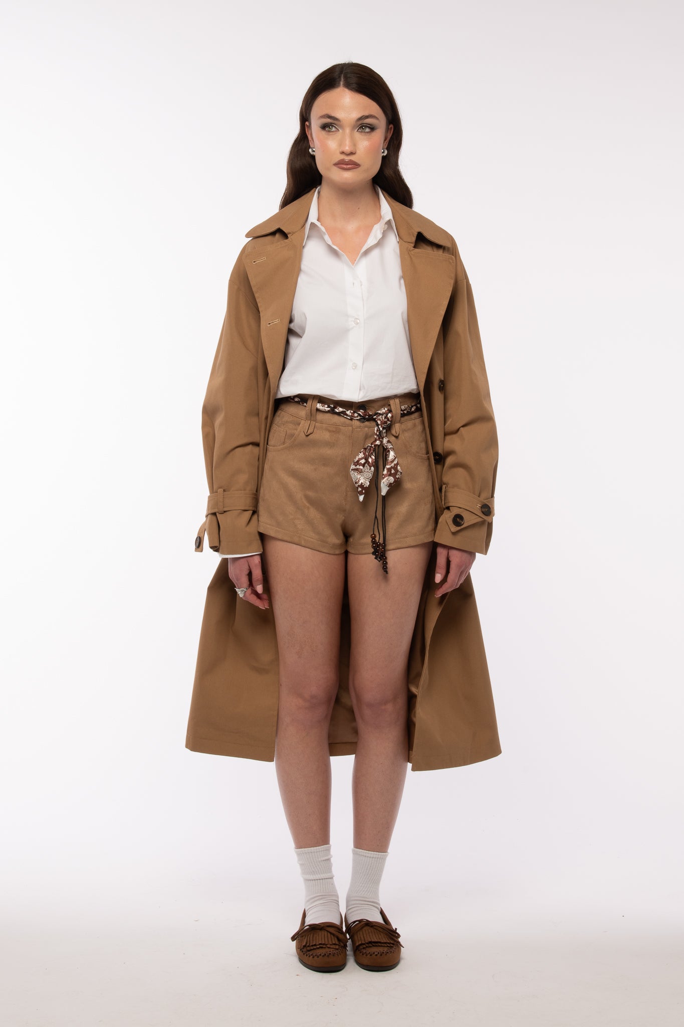 Pantaloncino in camoscio con cintura Camel