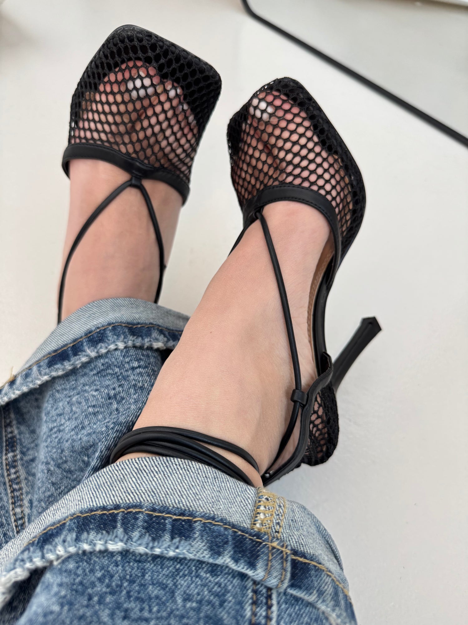 Décolleté ‘TRAFORATO’ con lacci Nero